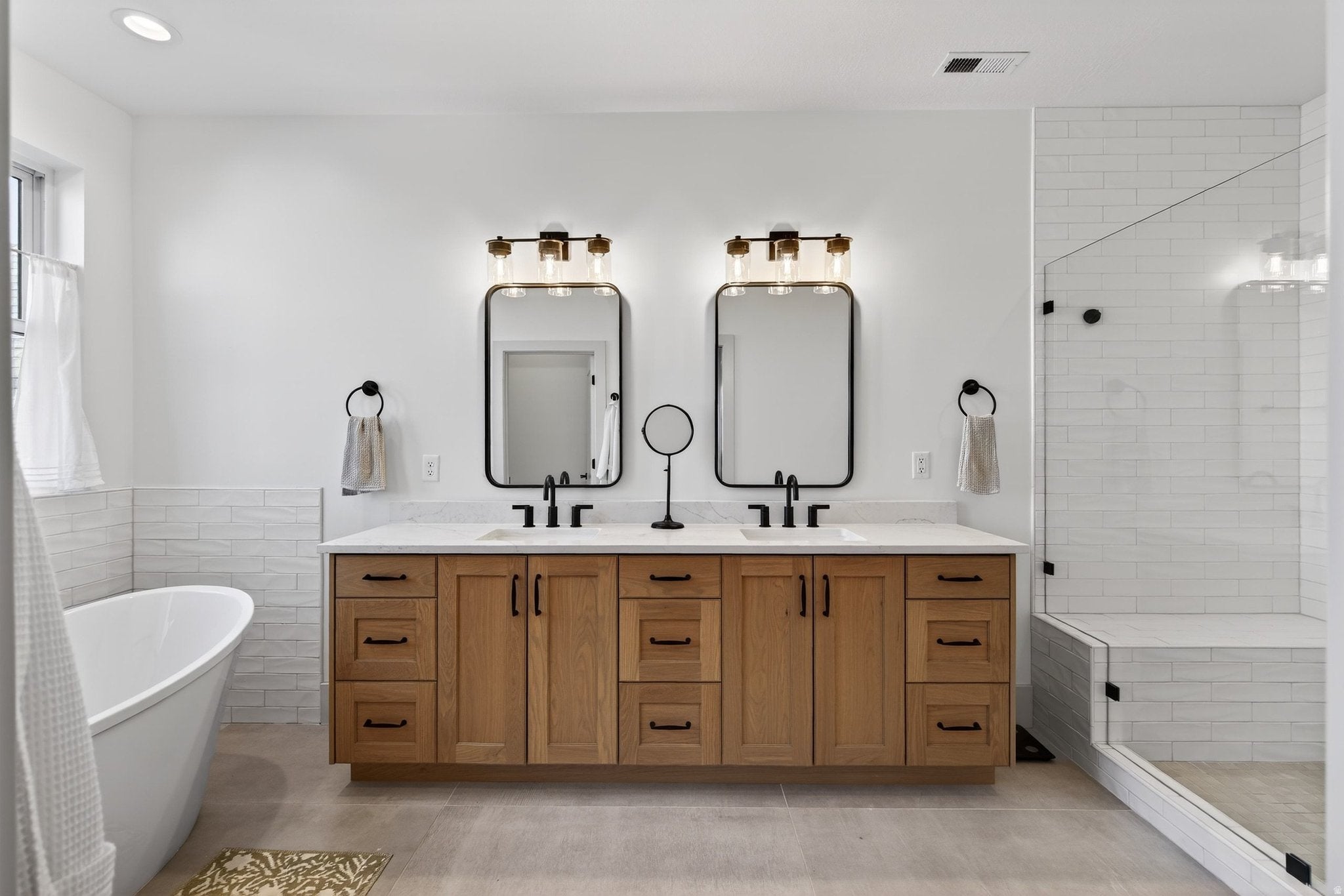 South Jordan, Utah, 84009, United States, 4 Bedrooms Bedrooms, ,4 BathroomsBathrooms,Residential,Active,2006892