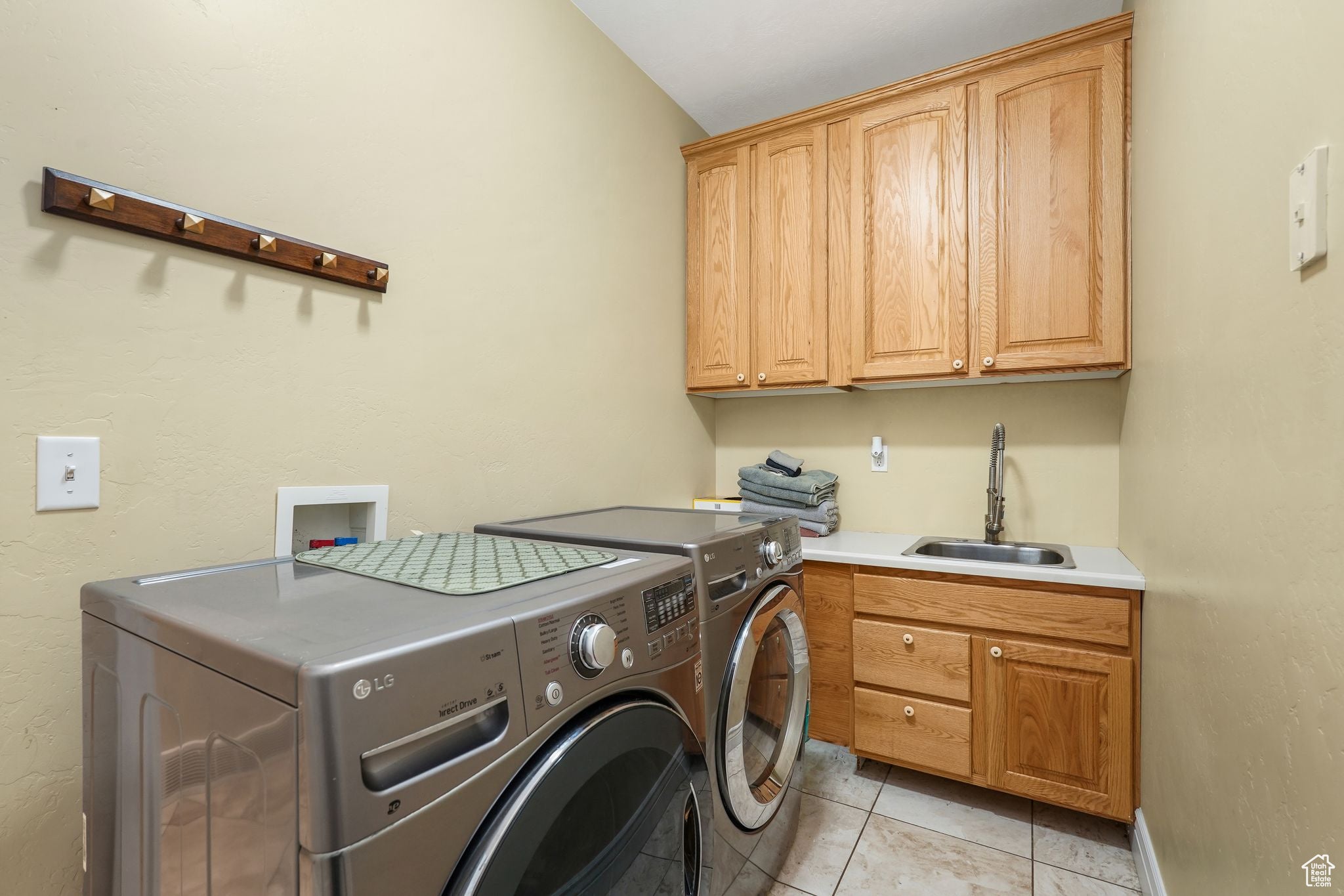 Lehi, Utah, 84043, United States, 7 Bedrooms Bedrooms, ,7 BathroomsBathrooms,Residential,Active,1904175