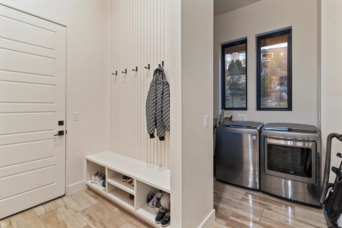 Fruit Heights, Utah, 84037, United States, 4 Bedrooms Bedrooms, ,3 BathroomsBathrooms,Residential,Active,1986894