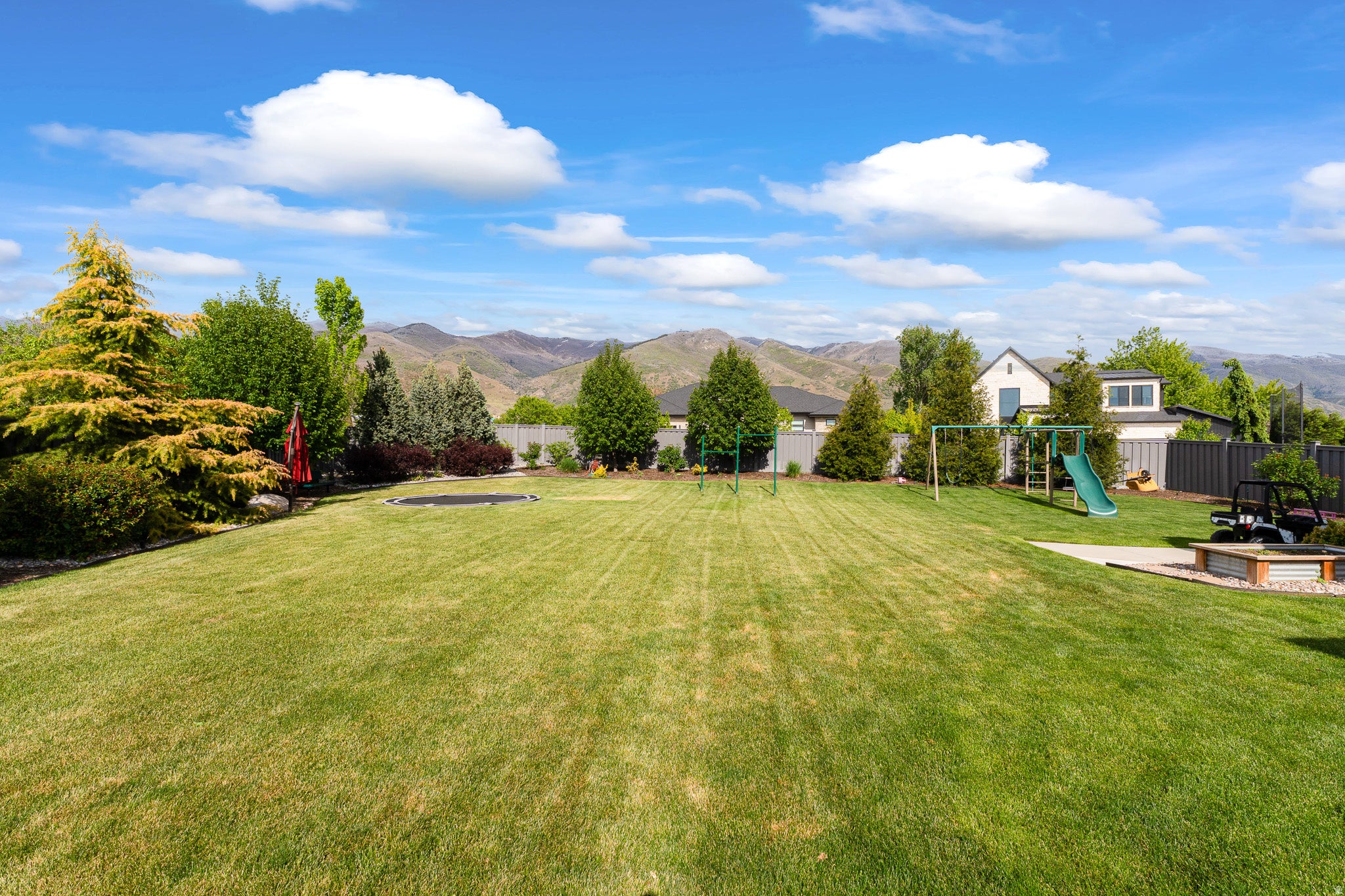 Fruit Heights, Utah, 84037, United States, 6 Bedrooms Bedrooms, ,4 BathroomsBathrooms,Residential,Contingent,2045711