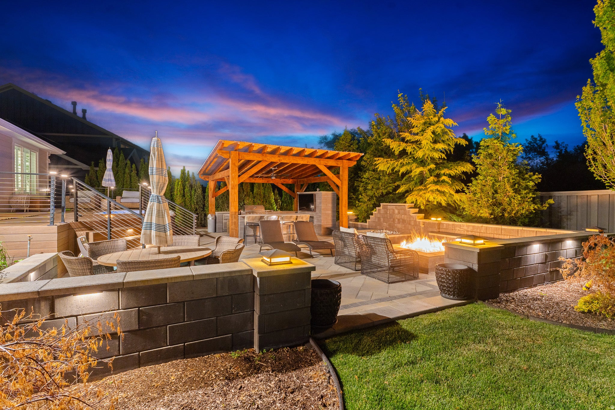 Fruit Heights, Utah, 84037, United States, 6 Bedrooms Bedrooms, ,4 BathroomsBathrooms,Residential,Contingent,2045711