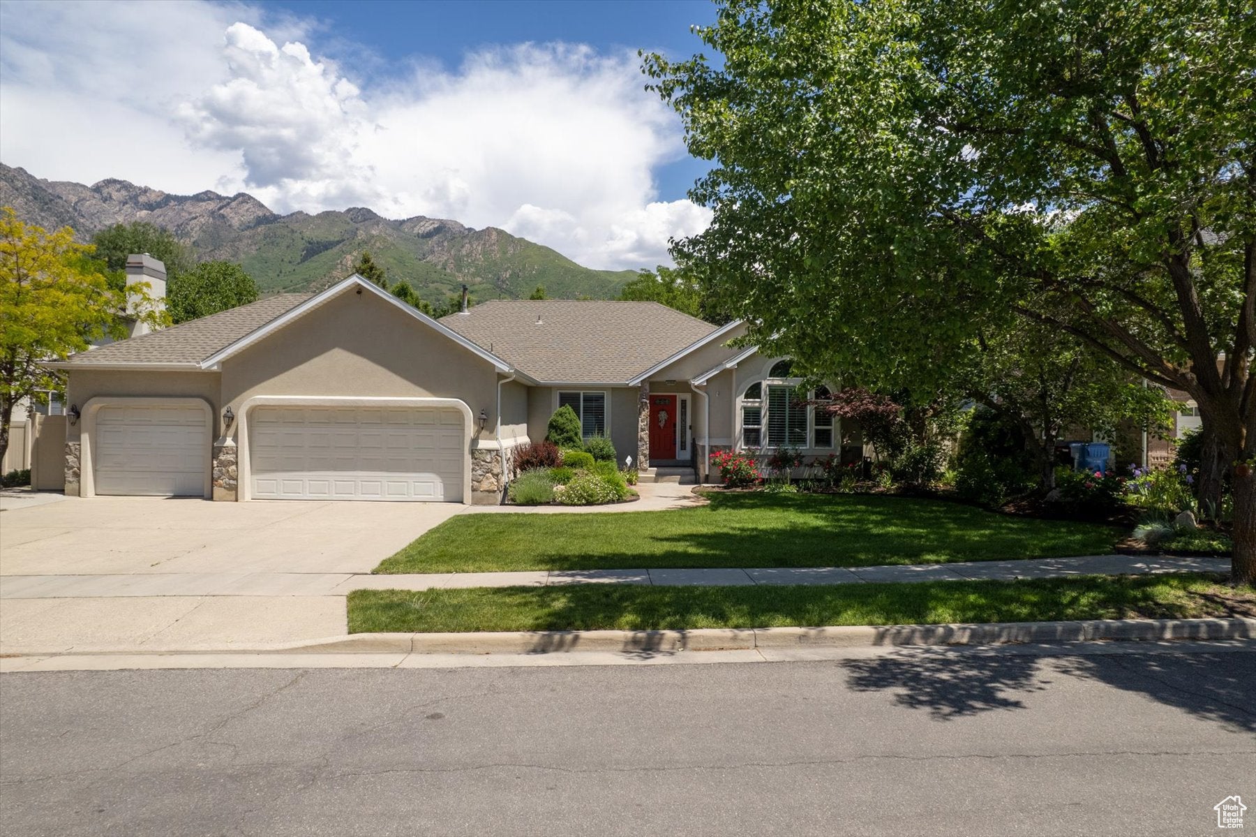Cottonwood Heights, Utah, 84121, United States, 6 Bedrooms Bedrooms, ,3 BathroomsBathrooms,Residential,Active,1964287 Cottonwood Heights, Utah, 84121, United States, 6 Bedrooms Bedrooms, ,3 BathroomsBathrooms,Residential,Active,1964287