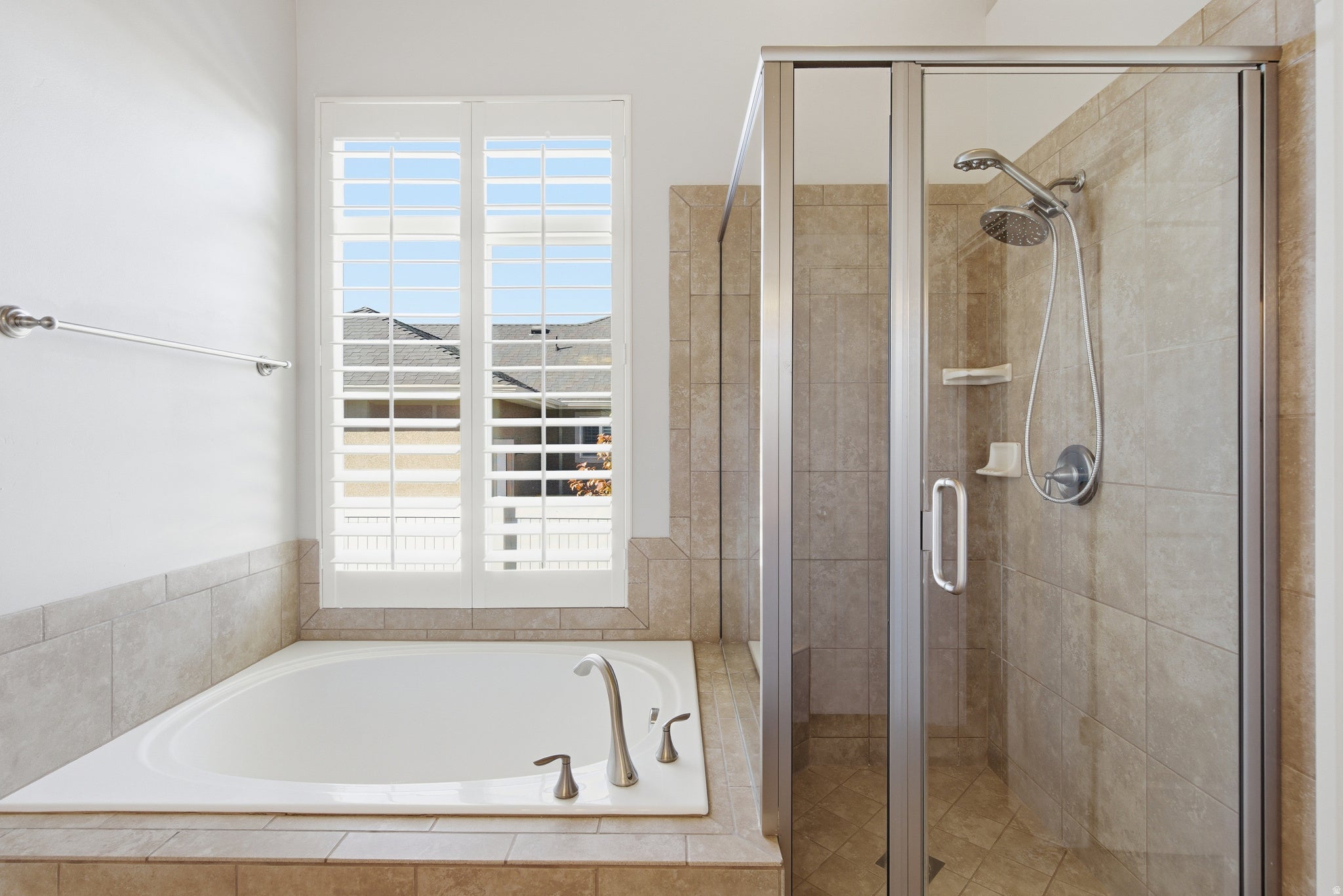 Lehi, Utah, 84043, United States, 7 Bedrooms Bedrooms, ,4 BathroomsBathrooms,Residential,Pending,1987244