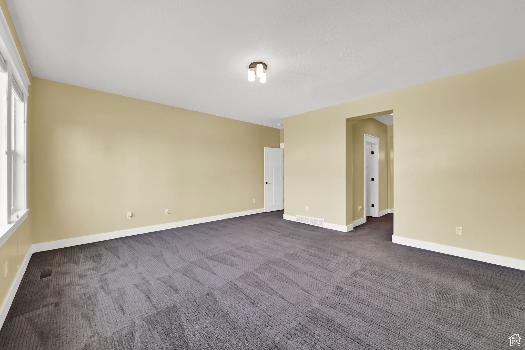 Farmington, Utah, 84025, United States, 5 Bedrooms Bedrooms, ,4 BathroomsBathrooms,Residential,Active,1850687