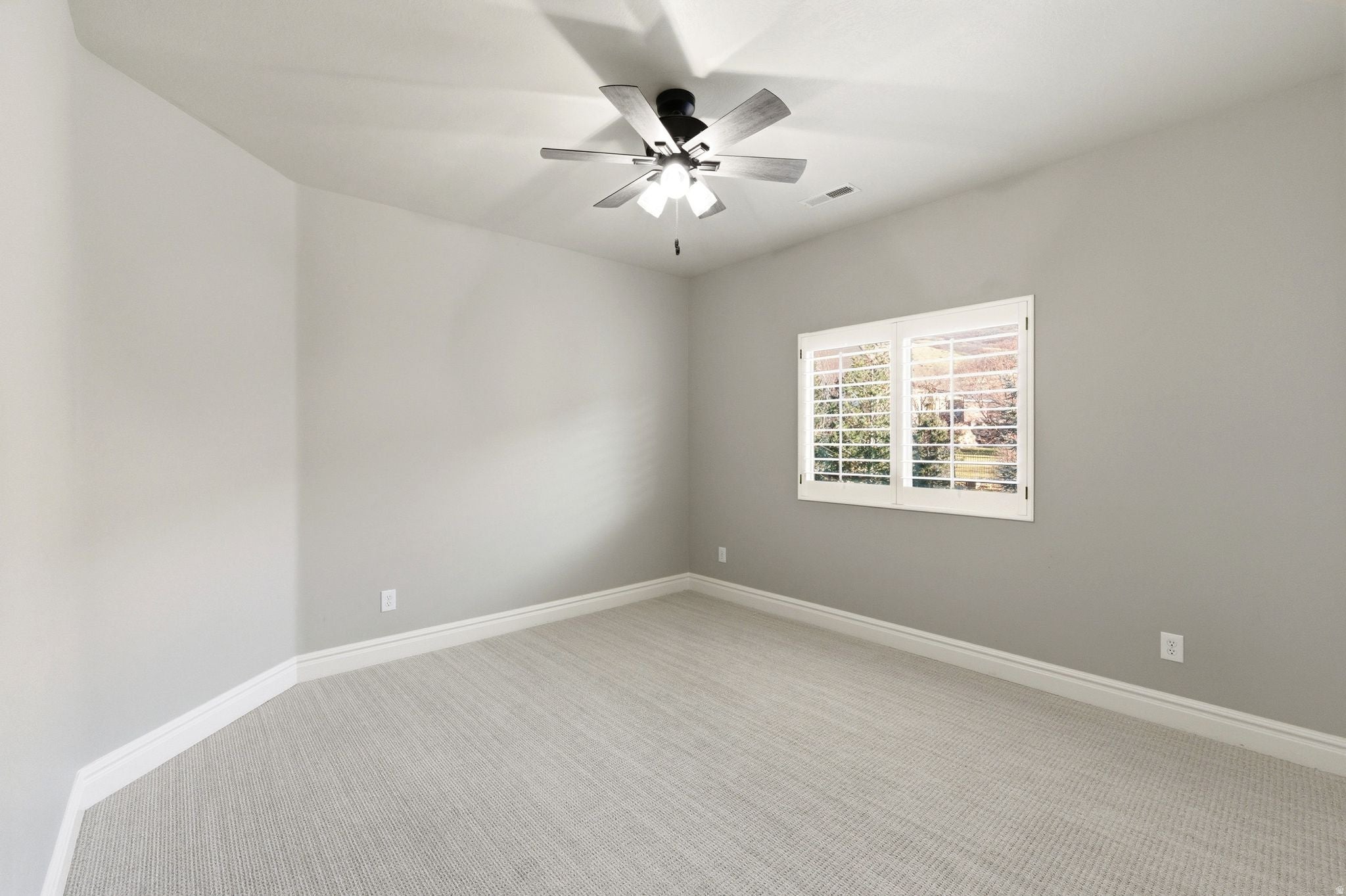 North Salt Lake, Utah, 84054, United States, 6 Bedrooms Bedrooms, ,4 BathroomsBathrooms,Residential,Active,2012192