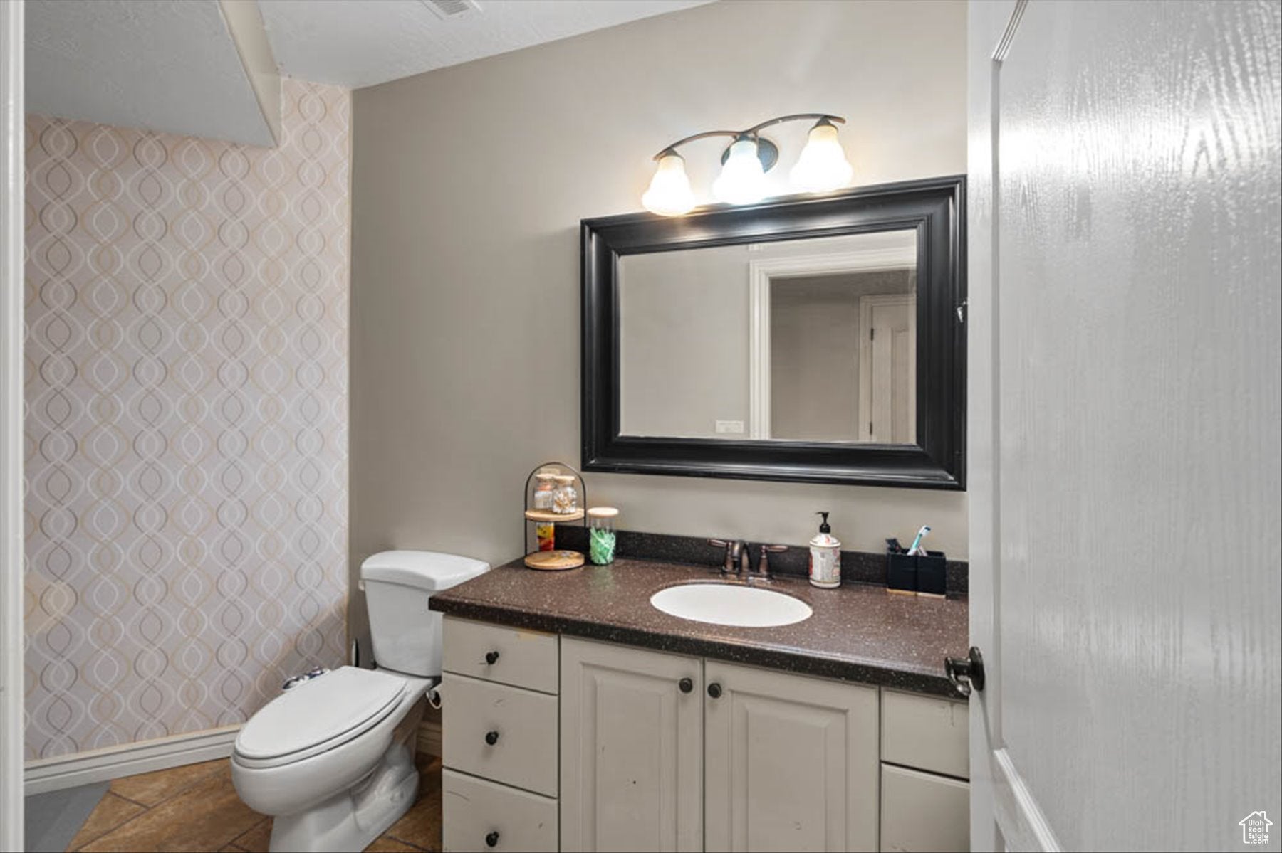 South Jordan, Utah, 84095, United States, 6 Bedrooms Bedrooms, ,4 BathroomsBathrooms,Residential,Active,1876871