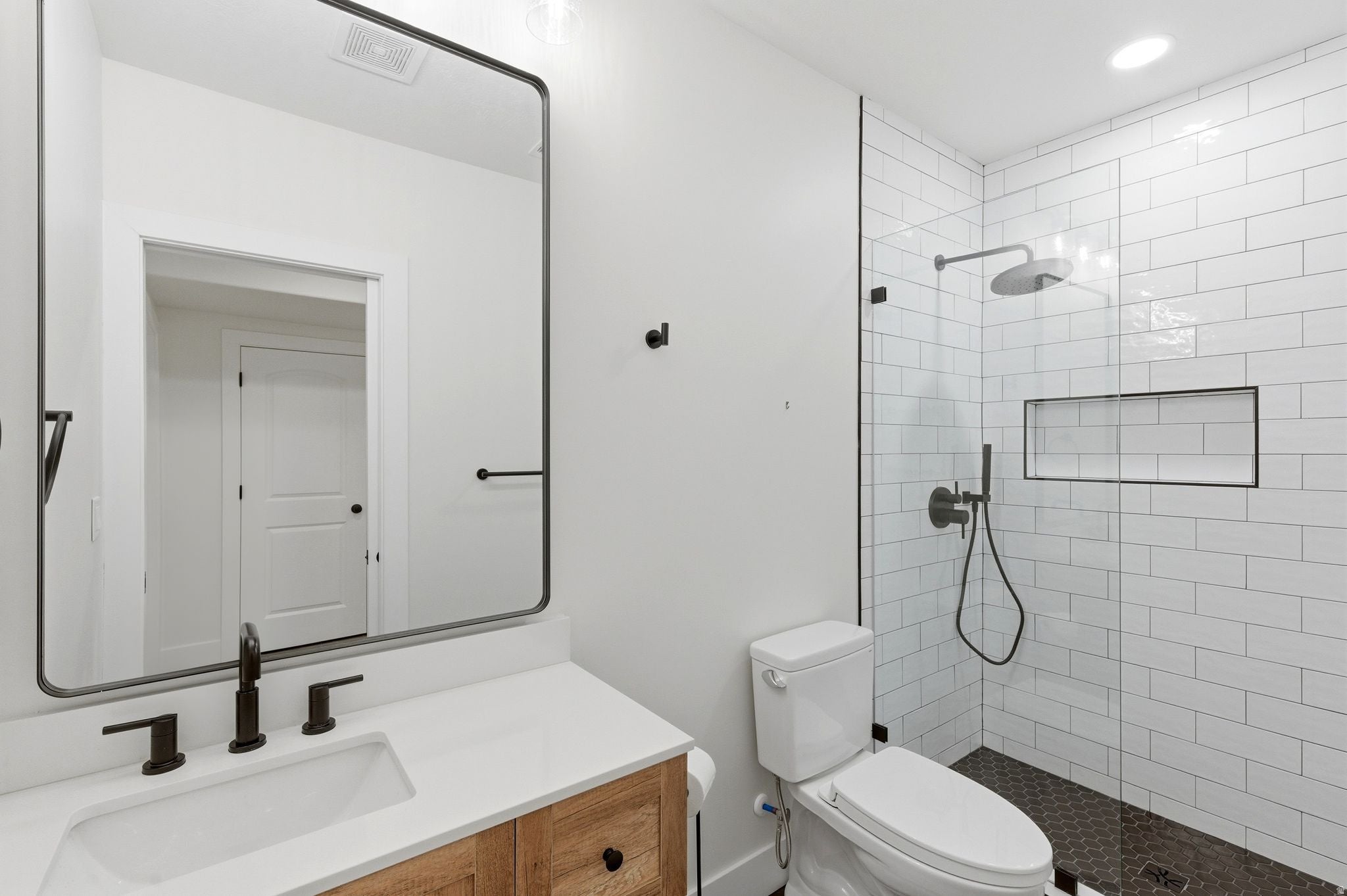 North Salt Lake, Utah, 84054, United States, 6 Bedrooms Bedrooms, ,4 BathroomsBathrooms,Residential,Active,2012192