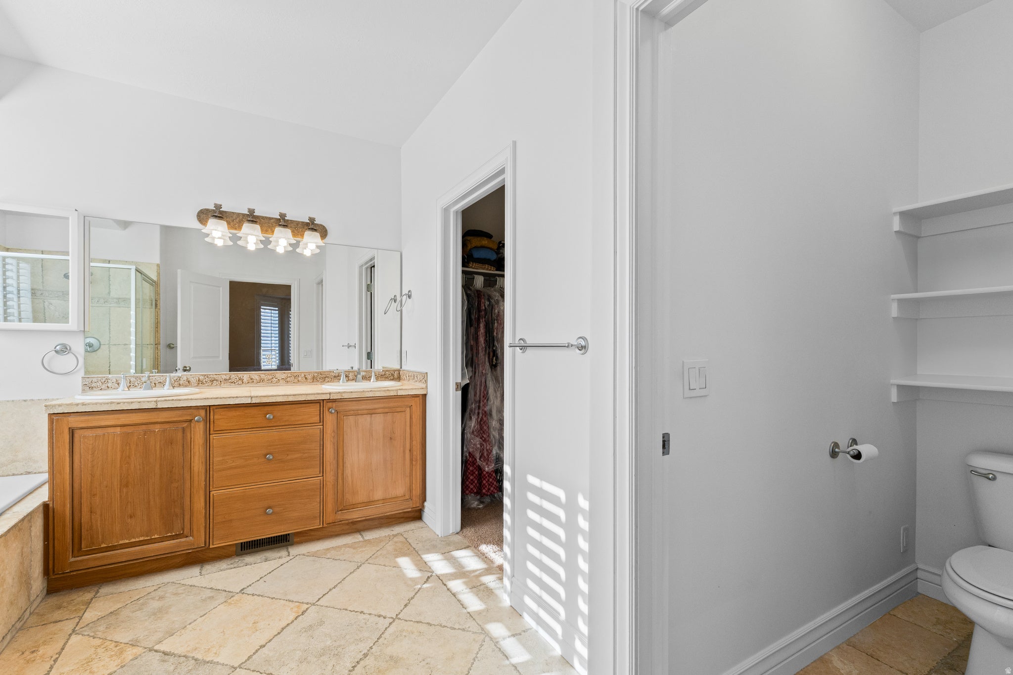 Kaysville, Utah, 84037, United States, 6 Bedrooms Bedrooms, ,5 BathroomsBathrooms,Residential,Active,2007300