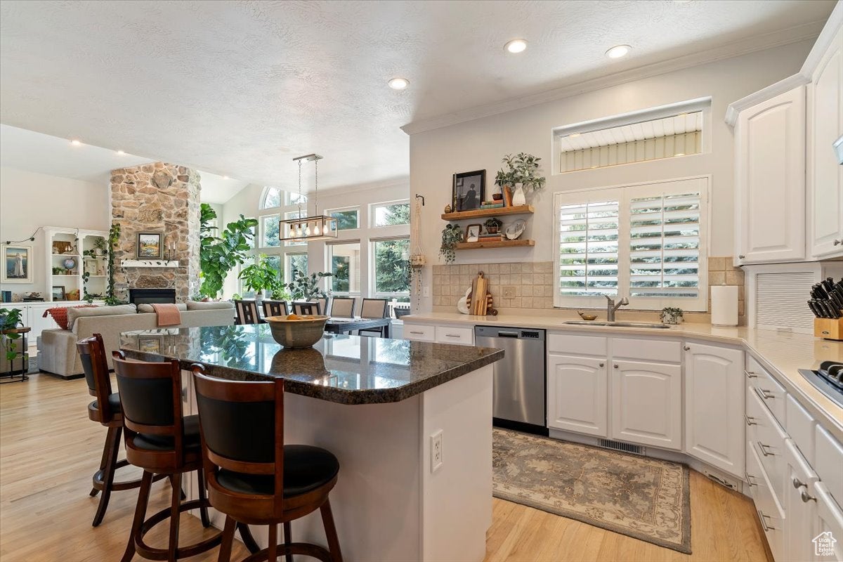 Mountain Green, Utah, 84050, United States, 5 Bedrooms Bedrooms, ,4 BathroomsBathrooms,Residential,Active,1936434
