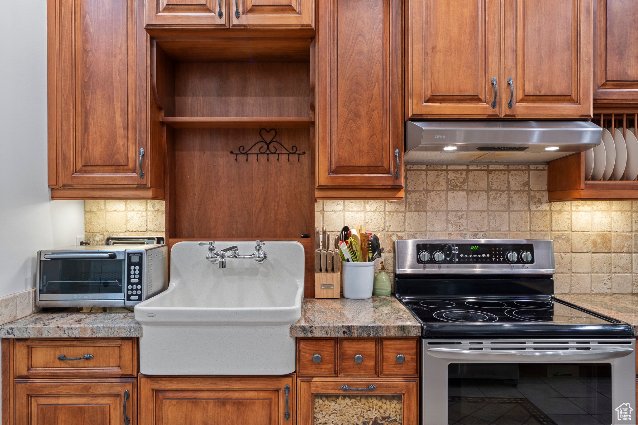 South Weber, Utah, 84405, United States, ,6 BathroomsBathrooms,Residential,Active,1843847