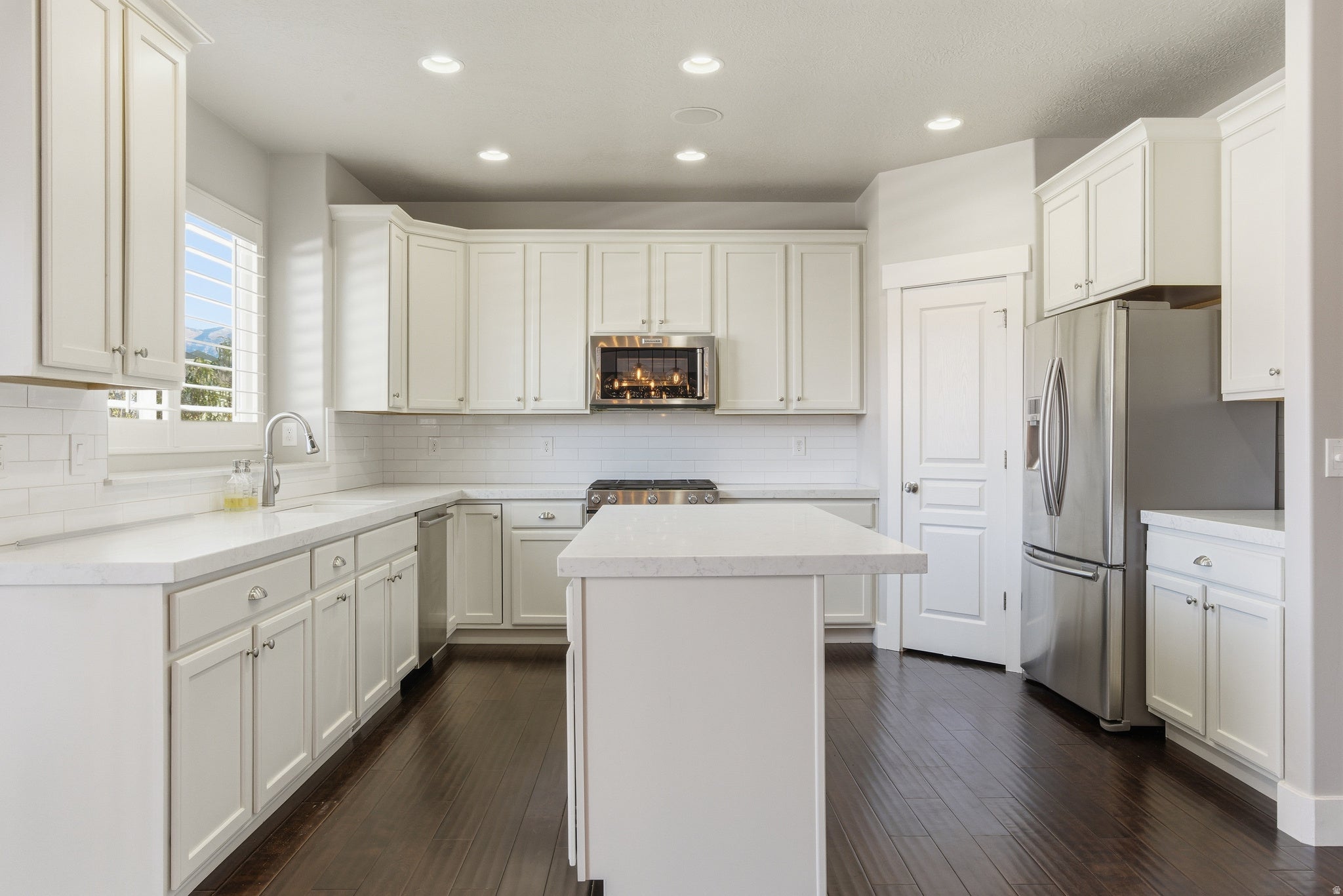 Lehi, Utah, 84043, United States, 7 Bedrooms Bedrooms, ,4 BathroomsBathrooms,Residential,Pending,1987244