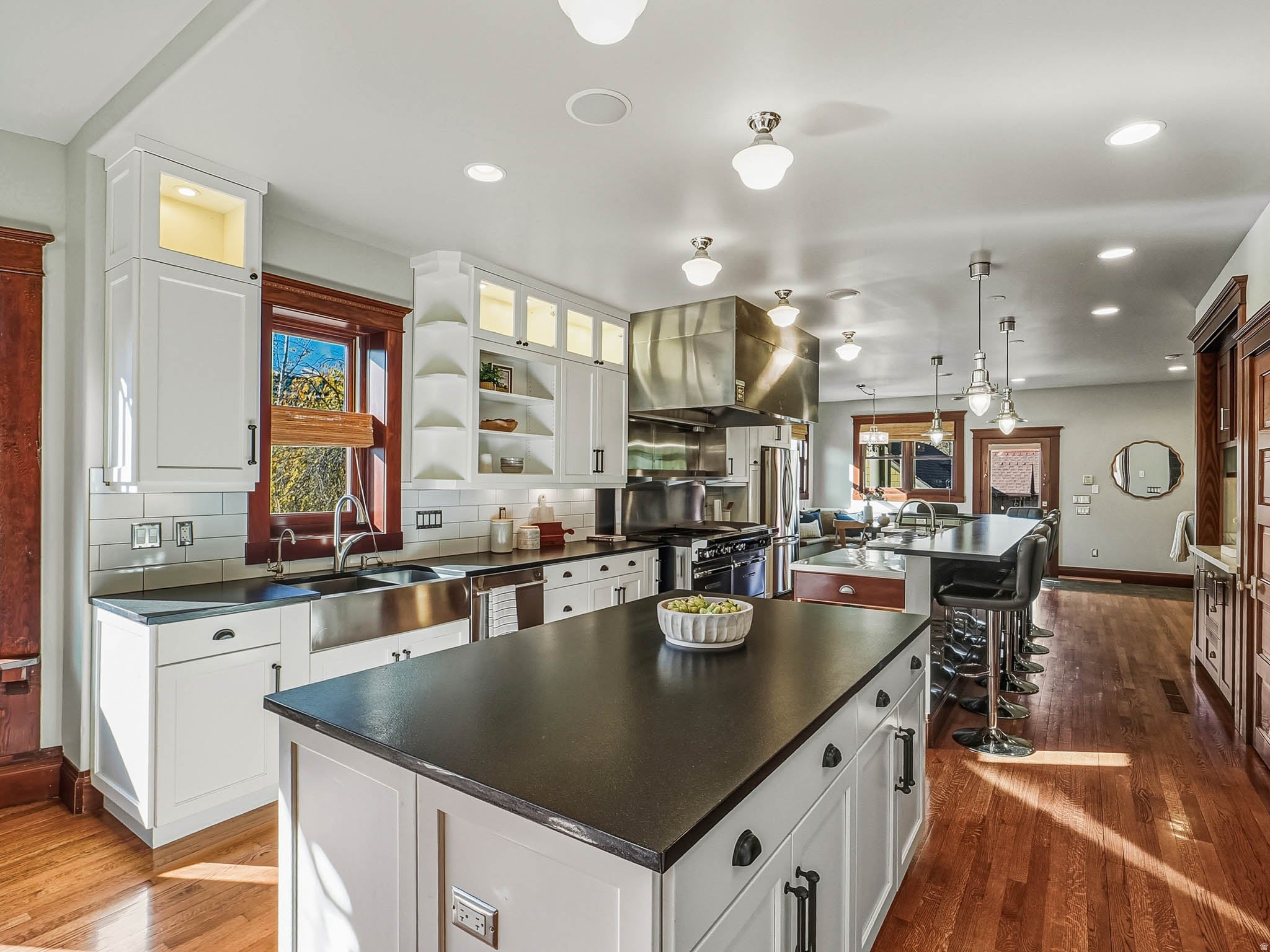 Salt Lake City, Utah, 84105, United States, 6 Bedrooms Bedrooms, ,4 BathroomsBathrooms,Residential,Active,2000214