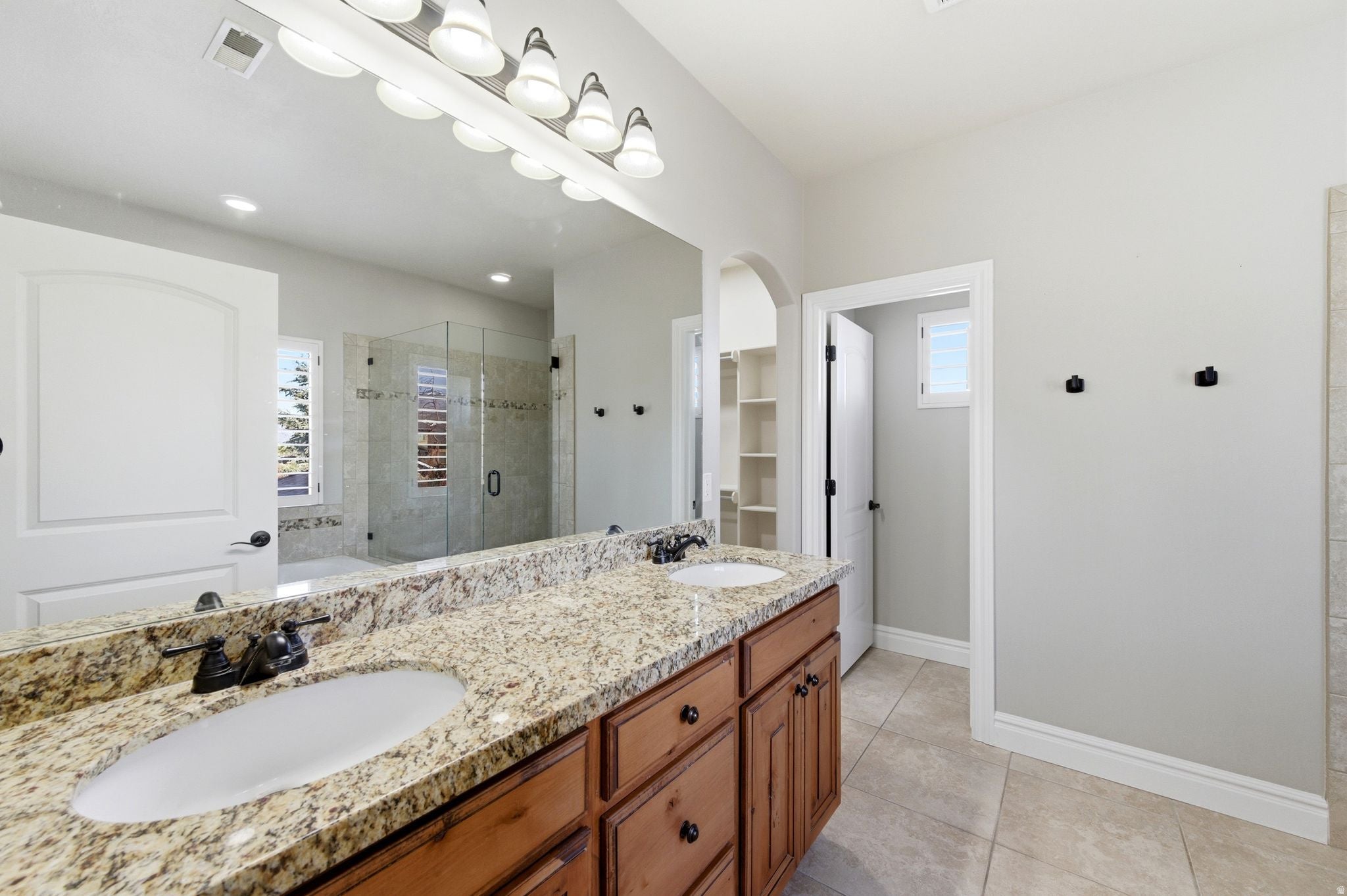 North Salt Lake, Utah, 84054, United States, 6 Bedrooms Bedrooms, ,4 BathroomsBathrooms,Residential,Active,2012192