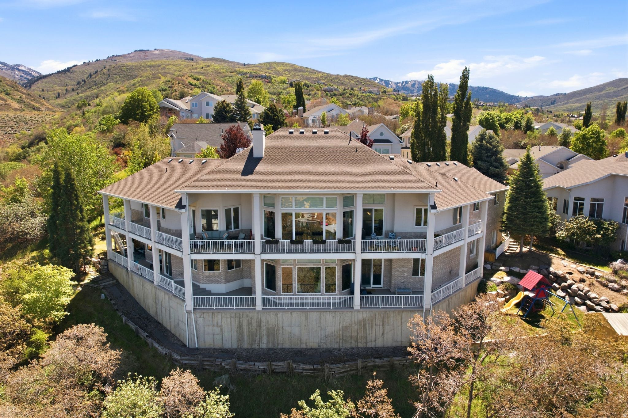 Bountiful, Utah, 84010, United States, 6 Bedrooms Bedrooms, ,6 BathroomsBathrooms,Residential,Active,2044576