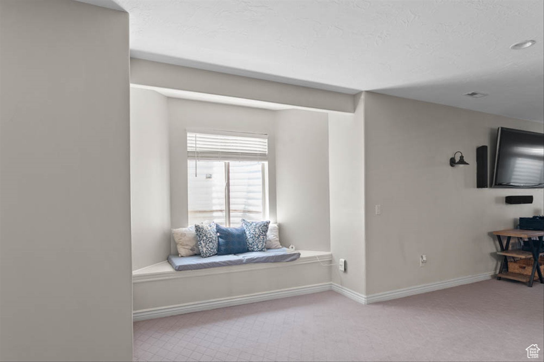 South Jordan, Utah, 84095, United States, 6 Bedrooms Bedrooms, ,4 BathroomsBathrooms,Residential,Active,1876871