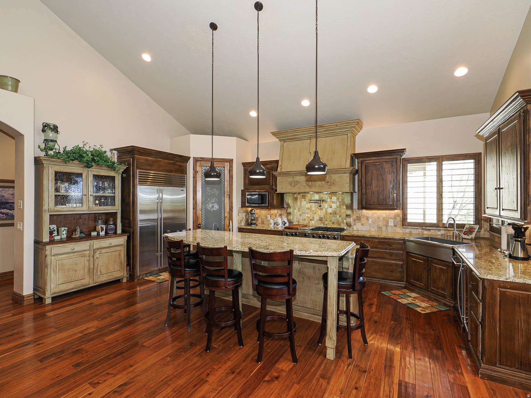 Bluffdale, Utah, 84065, United States, 5 Bedrooms Bedrooms, ,5 BathroomsBathrooms,Residential,Active,2030117