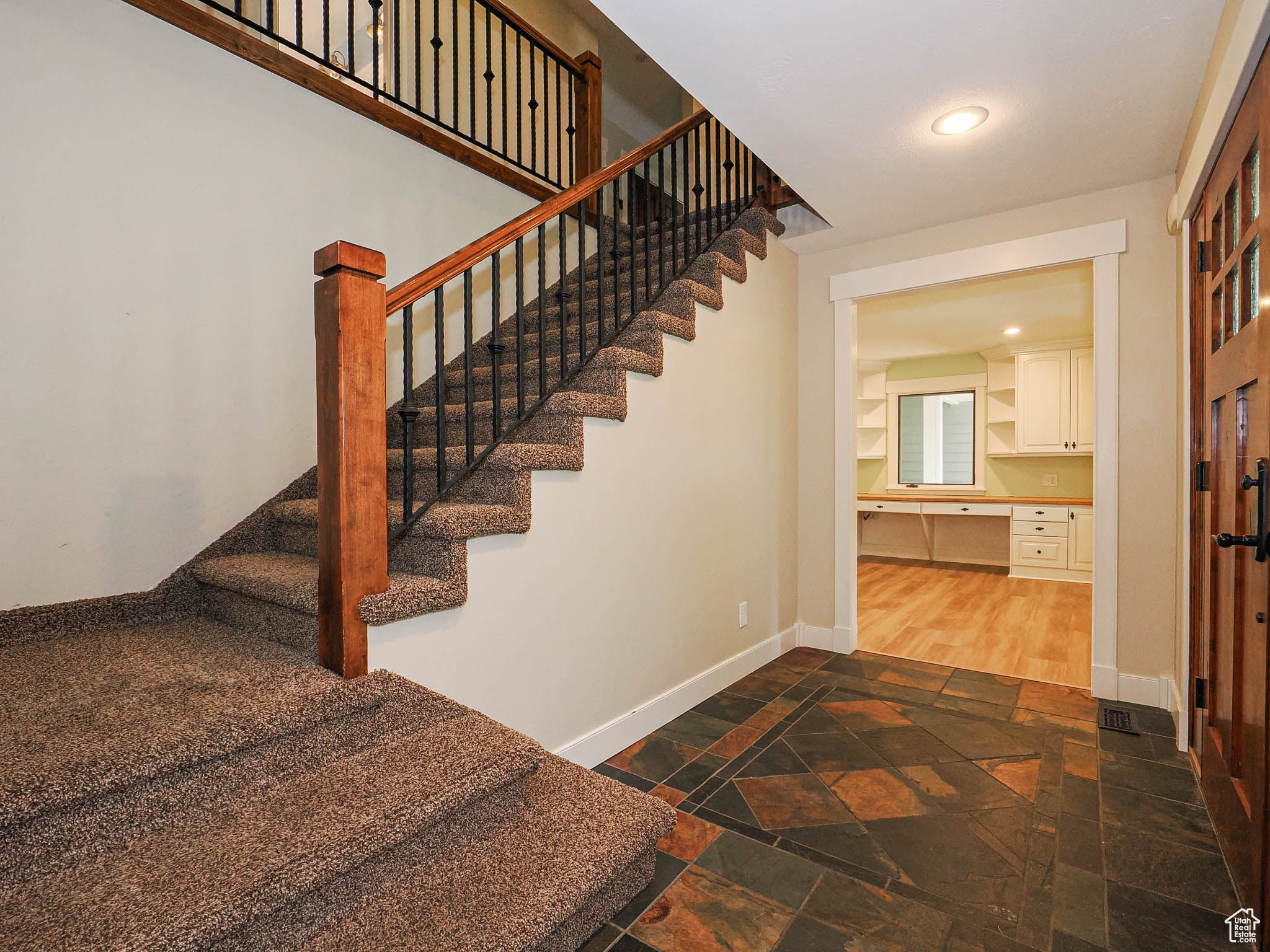 Draper, Utah, 84020, United States, 4 Bedrooms Bedrooms, ,4 BathroomsBathrooms,Residential,Pending,1824917