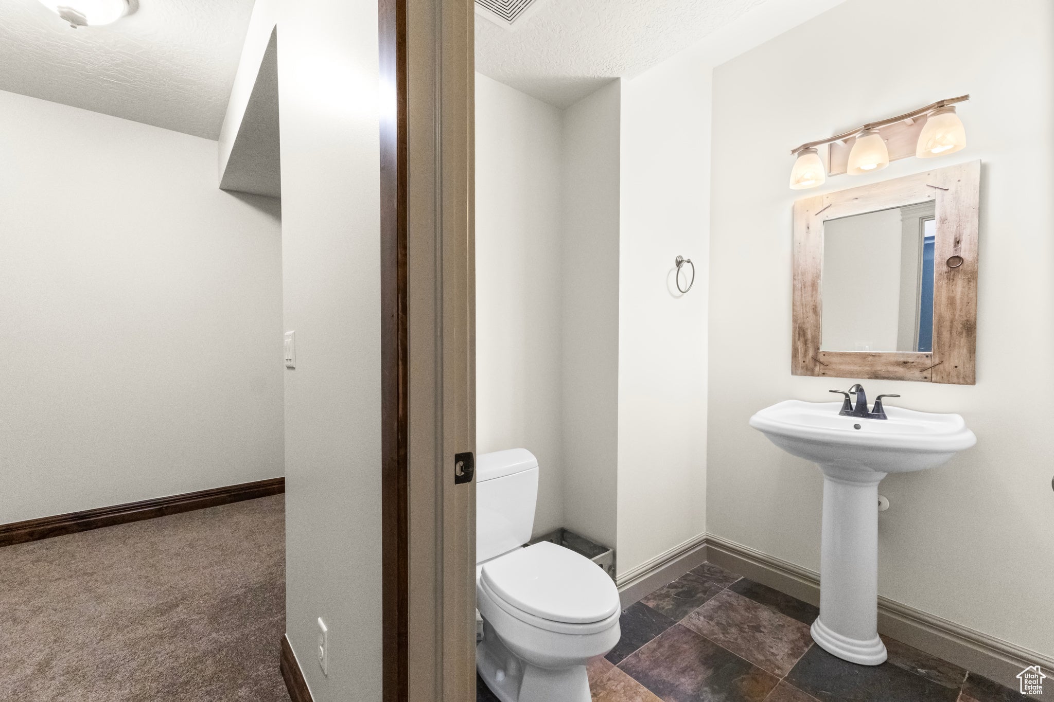 Farmington, Utah, 84025, United States, 6 Bedrooms Bedrooms, ,5 BathroomsBathrooms,Residential,Active,1853229