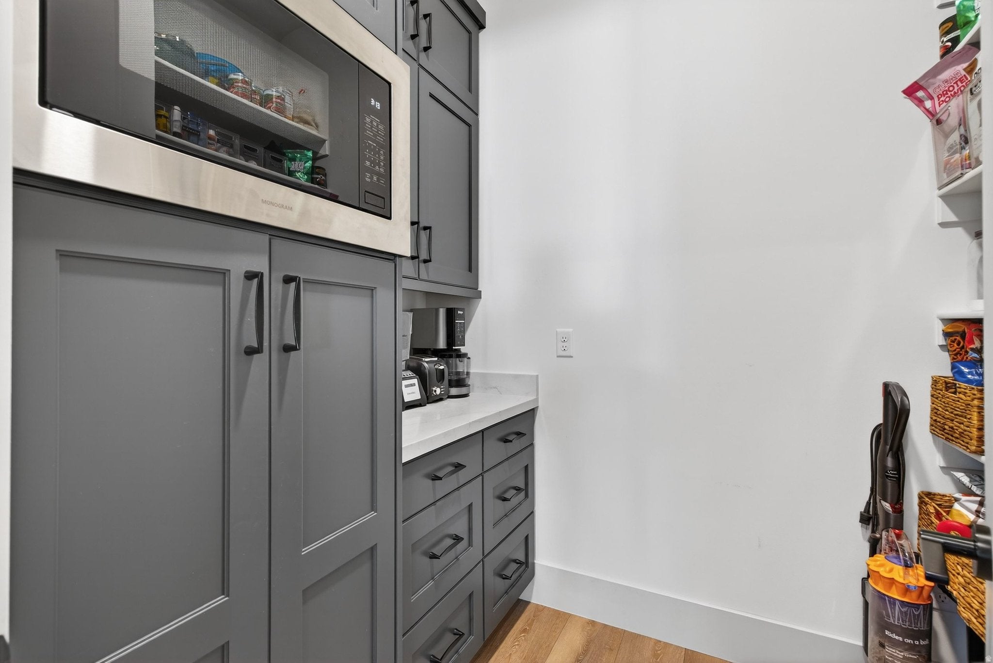 South Jordan, Utah, 84009, United States, 4 Bedrooms Bedrooms, ,4 BathroomsBathrooms,Residential,Active,2006892