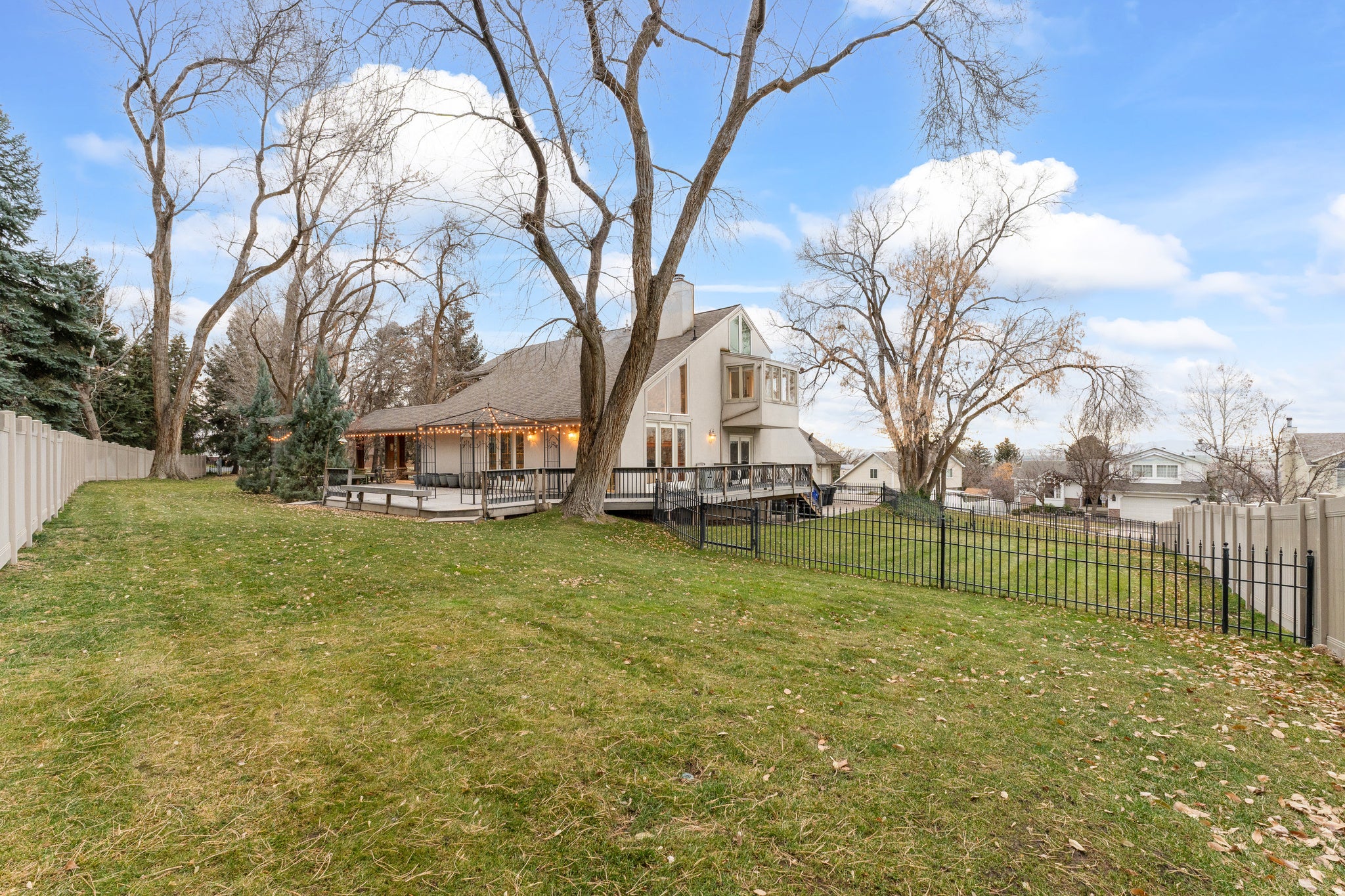 Bountiful, Utah, 84010, United States, 3 Bedrooms Bedrooms, ,3 BathroomsBathrooms,Residential,Active,2006883