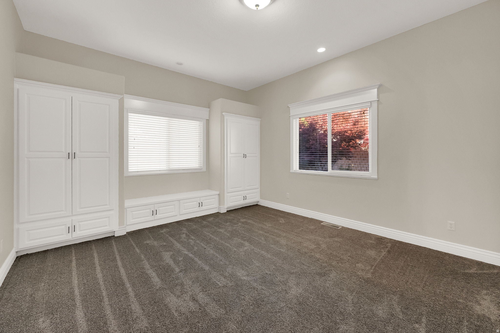 Perry, Utah, 84302, United States, 6 Bedrooms Bedrooms, ,5 BathroomsBathrooms,Residential,Active,2045022