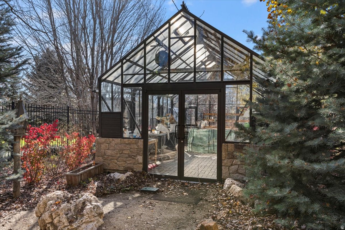 Mountain Green, Utah, 84050, United States, 5 Bedrooms Bedrooms, ,4 BathroomsBathrooms,Residential,Active,1972158