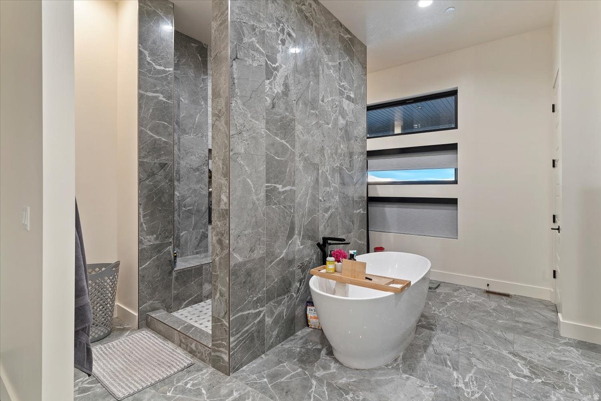 Fruit Heights, Utah, 84037, United States, 4 Bedrooms Bedrooms, ,3 BathroomsBathrooms,Residential,Active,1986894