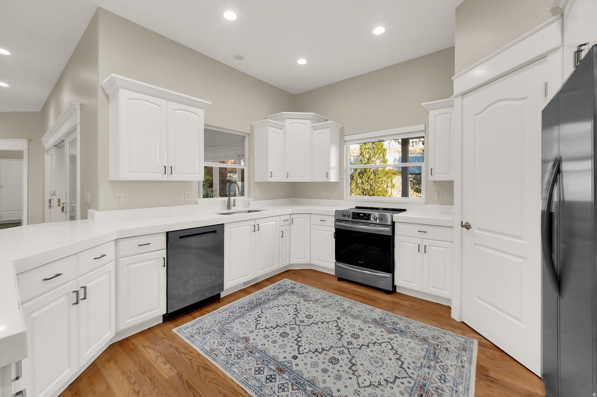 Perry, Utah, 84302, United States, 6 Bedrooms Bedrooms, ,5 BathroomsBathrooms,Residential,Active,2045022