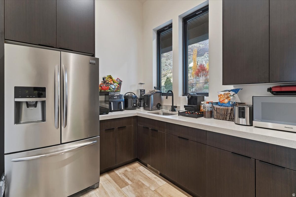 Fruit Heights, Utah, 84037, United States, 4 Bedrooms Bedrooms, ,3 BathroomsBathrooms,Residential,Active,2016423