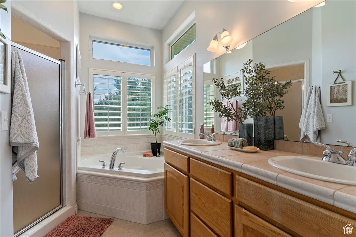 Mountain Green, Utah, 84050, United States, 5 Bedrooms Bedrooms, ,4 BathroomsBathrooms,Residential,Active,1936434
