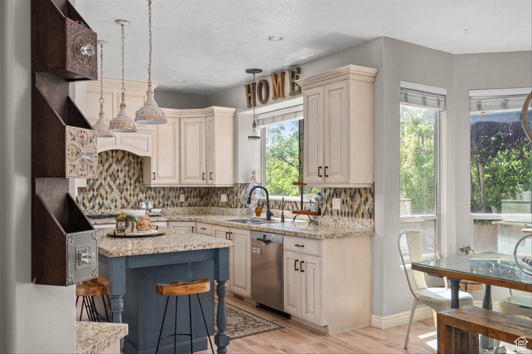 South Jordan, Utah, 84095, United States, 6 Bedrooms Bedrooms, ,4 BathroomsBathrooms,Residential,Active,1876871