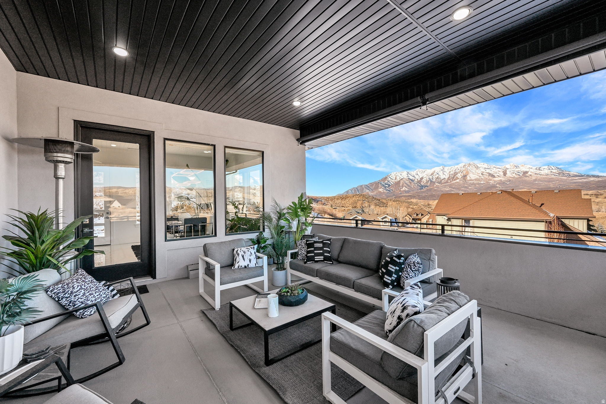 Mountain Green, Utah, 84050, United States, 5 Bedrooms Bedrooms, ,4 BathroomsBathrooms,Residential,Active,2013437