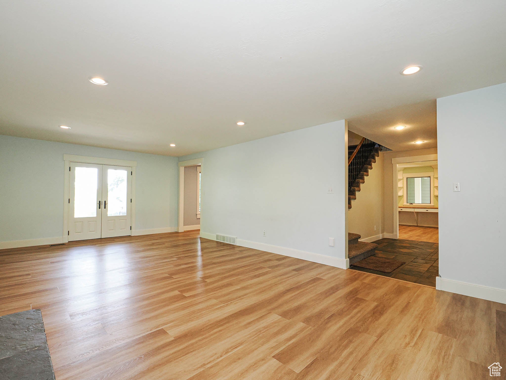 Draper, Utah, 84020, United States, 4 Bedrooms Bedrooms, ,4 BathroomsBathrooms,Residential,Pending,1824917