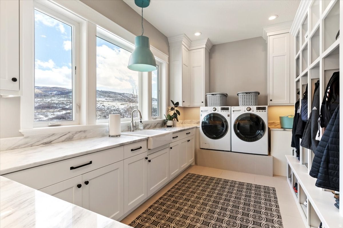 Mountain Green, Utah, 84050, United States, 4 Bedrooms Bedrooms, ,5 BathroomsBathrooms,Residential,Active,2002341