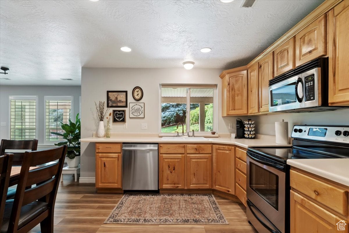 Mountain Green, Utah, 84050, United States, 5 Bedrooms Bedrooms, ,4 BathroomsBathrooms,Residential,Active,1936434