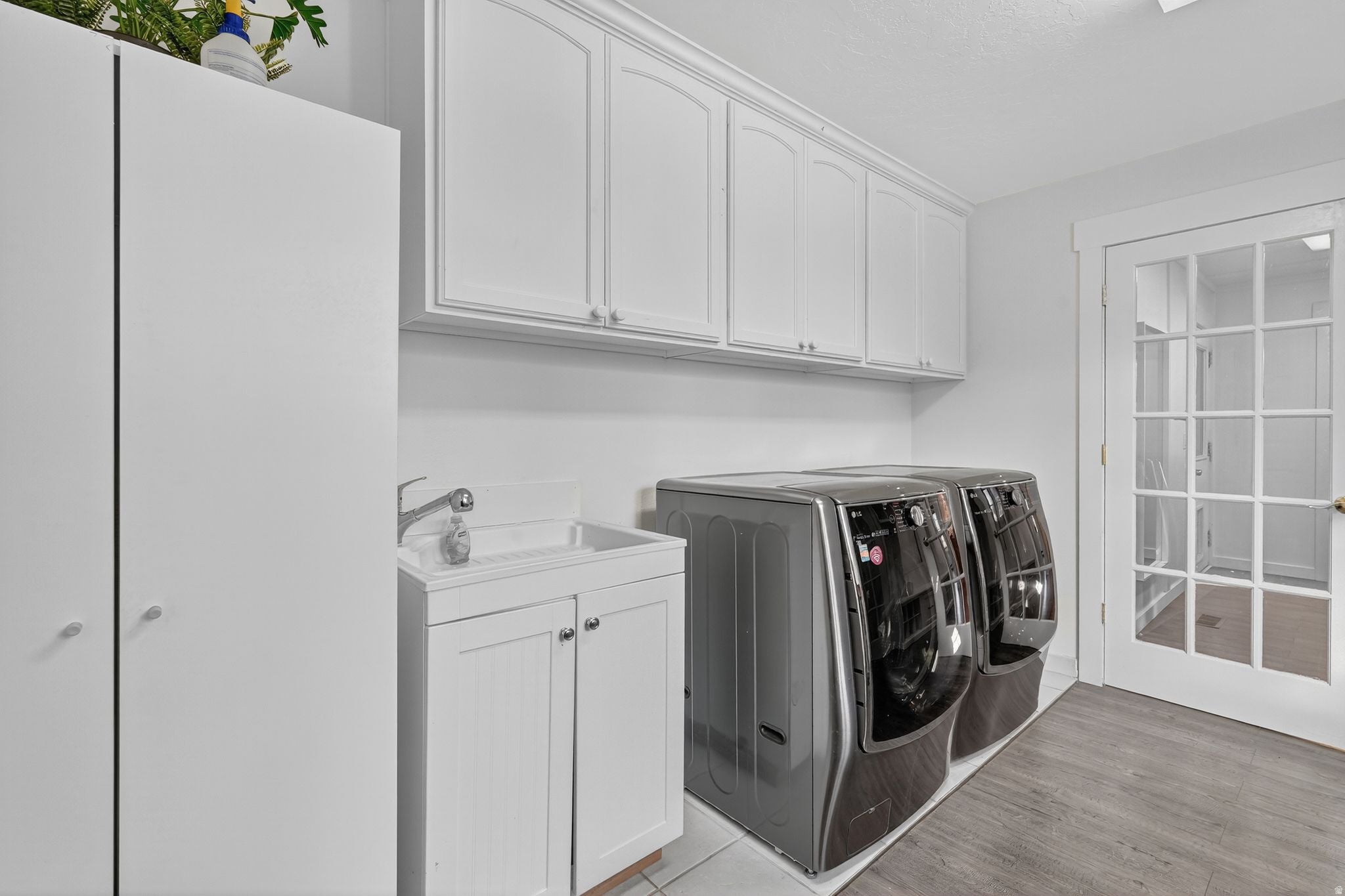 Bluffdale, Utah, 84065, United States, 10 Bedrooms Bedrooms, ,7 BathroomsBathrooms,Residential,Active,1990647