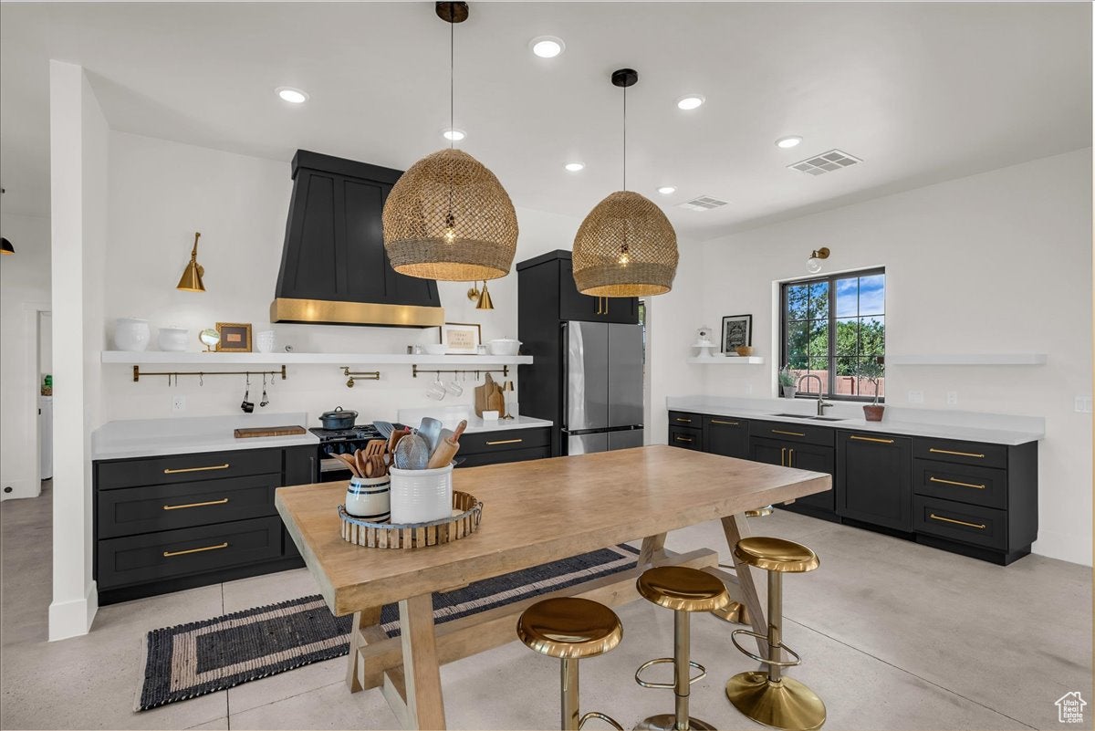 Santa Clara, Utah, 84765, United States, 6 Bedrooms Bedrooms, ,4 BathroomsBathrooms,Residential,Active,1914630