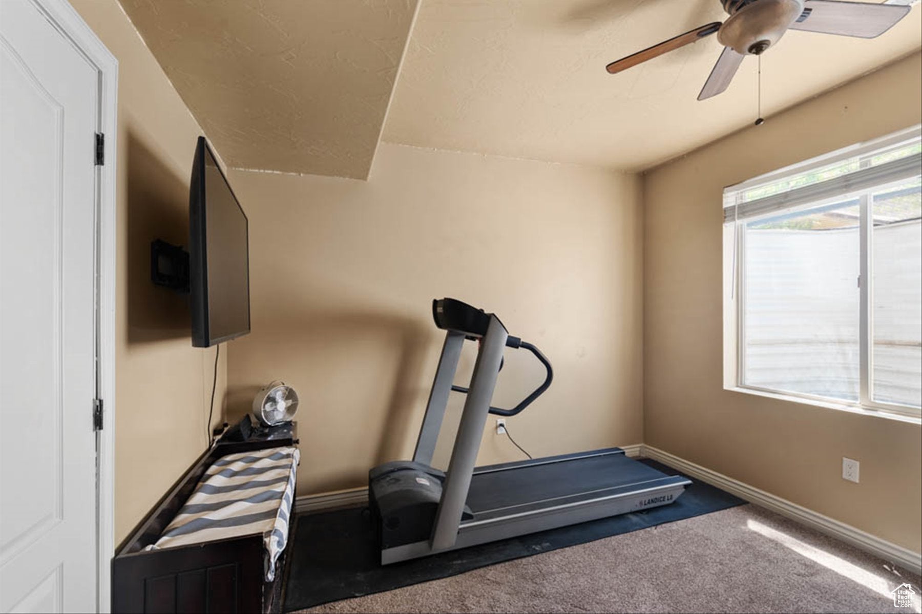 South Jordan, Utah, 84095, United States, 6 Bedrooms Bedrooms, ,4 BathroomsBathrooms,Residential,Active,1876871