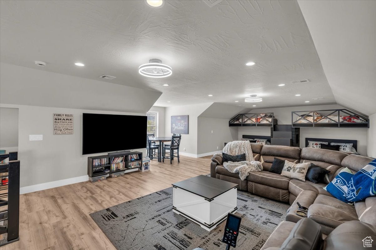 Hurricane, Utah, 84737, United States, 4 Bedrooms Bedrooms, ,5 BathroomsBathrooms,Residential,Active,1762812