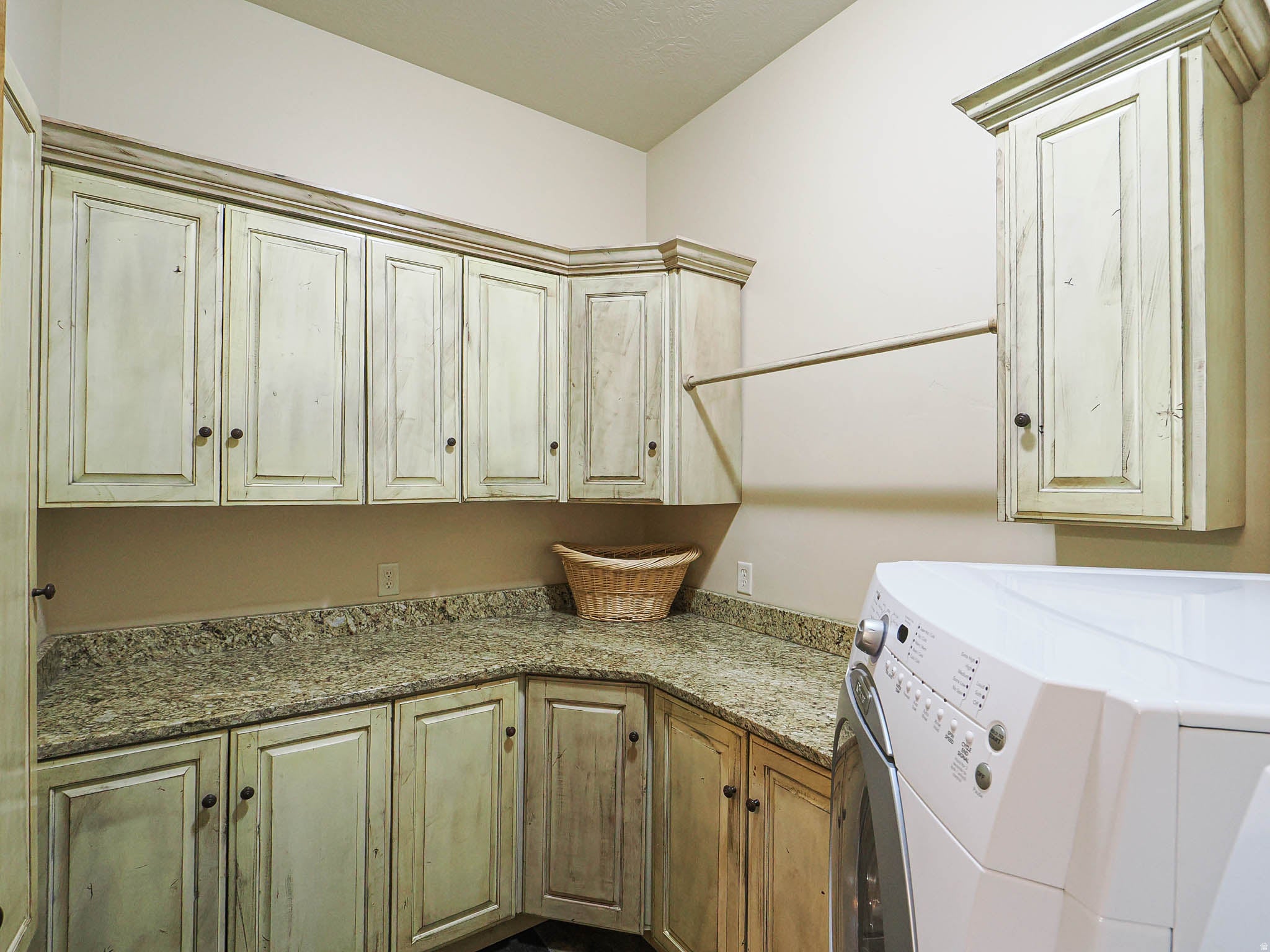 Bluffdale, Utah, 84065, United States, 5 Bedrooms Bedrooms, ,5 BathroomsBathrooms,Residential,Active,2030117