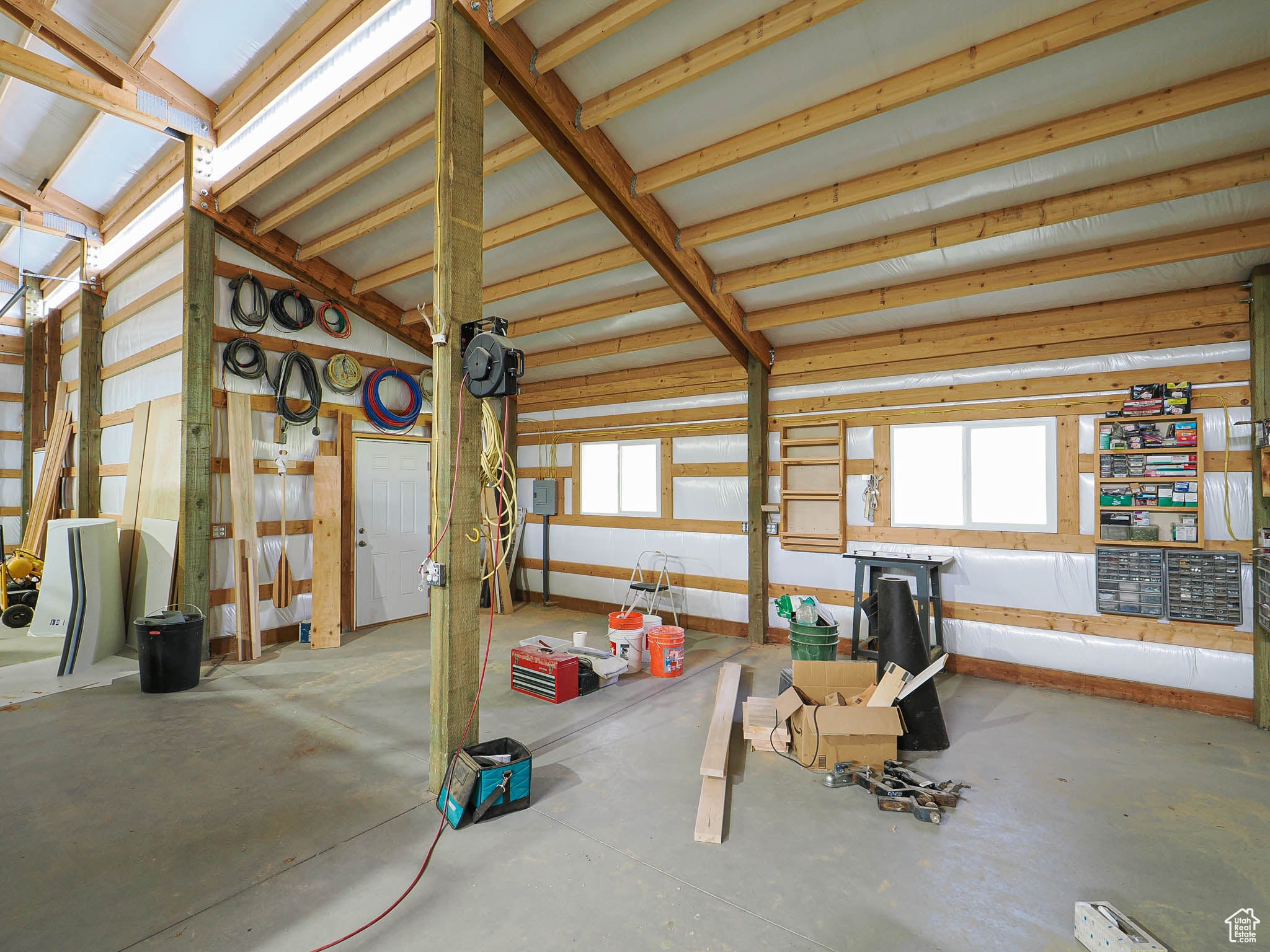 Draper, Utah, 84020, United States, 4 Bedrooms Bedrooms, ,4 BathroomsBathrooms,Residential,Pending,1824917