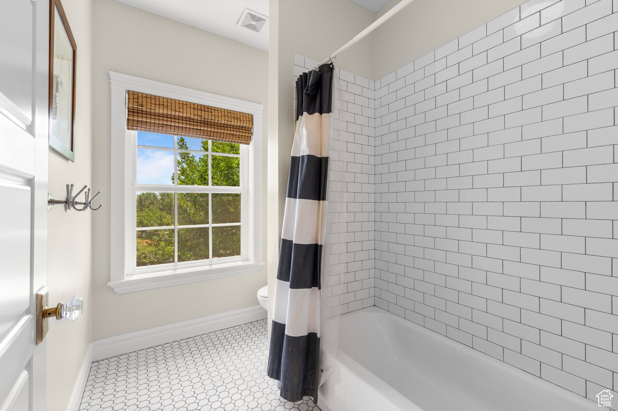 Farmington, Utah, 84025, United States, 6 Bedrooms Bedrooms, ,5 BathroomsBathrooms,Residential,Active,1853229