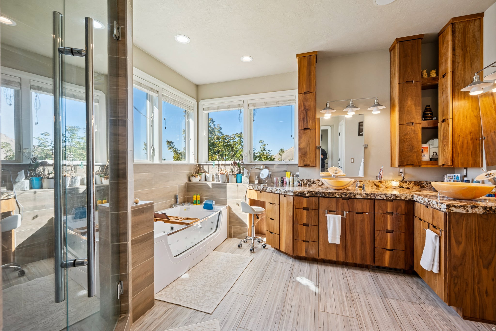 Salt Lake City, Utah, 84103, United States, 5 Bedrooms Bedrooms, ,4 BathroomsBathrooms,Residential,Active,2042745