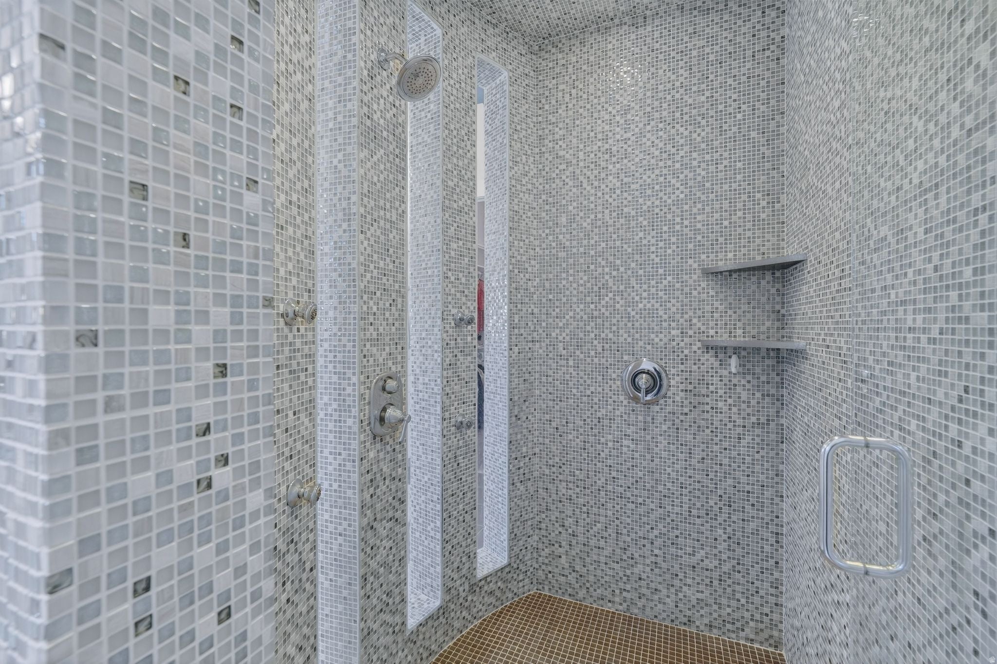 Bluffdale, Utah, 84065, United States, 7 Bedrooms Bedrooms, ,9 BathroomsBathrooms,Residential,Active,1987237