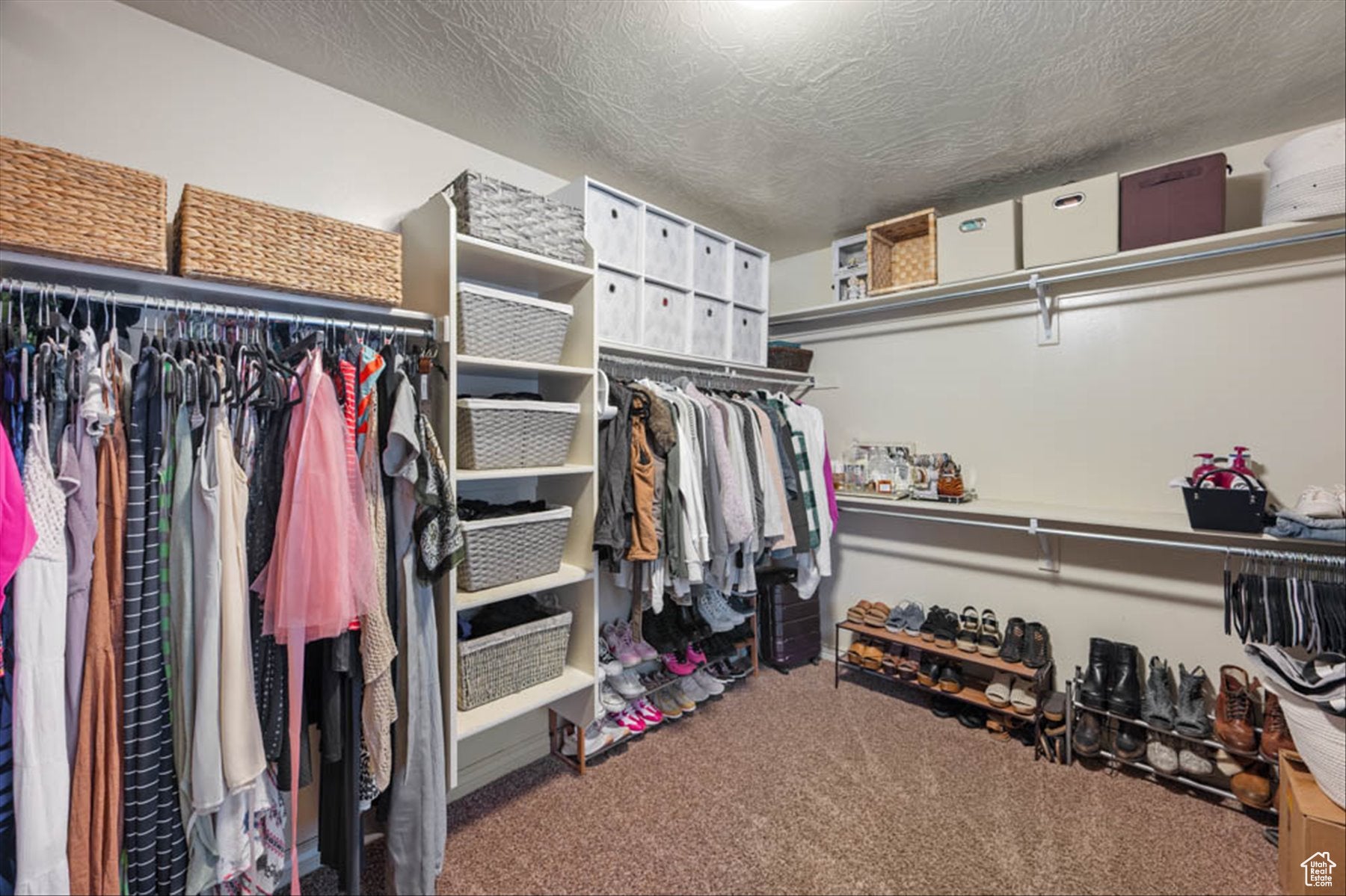 South Jordan, Utah, 84095, United States, 6 Bedrooms Bedrooms, ,4 BathroomsBathrooms,Residential,Active,1876871