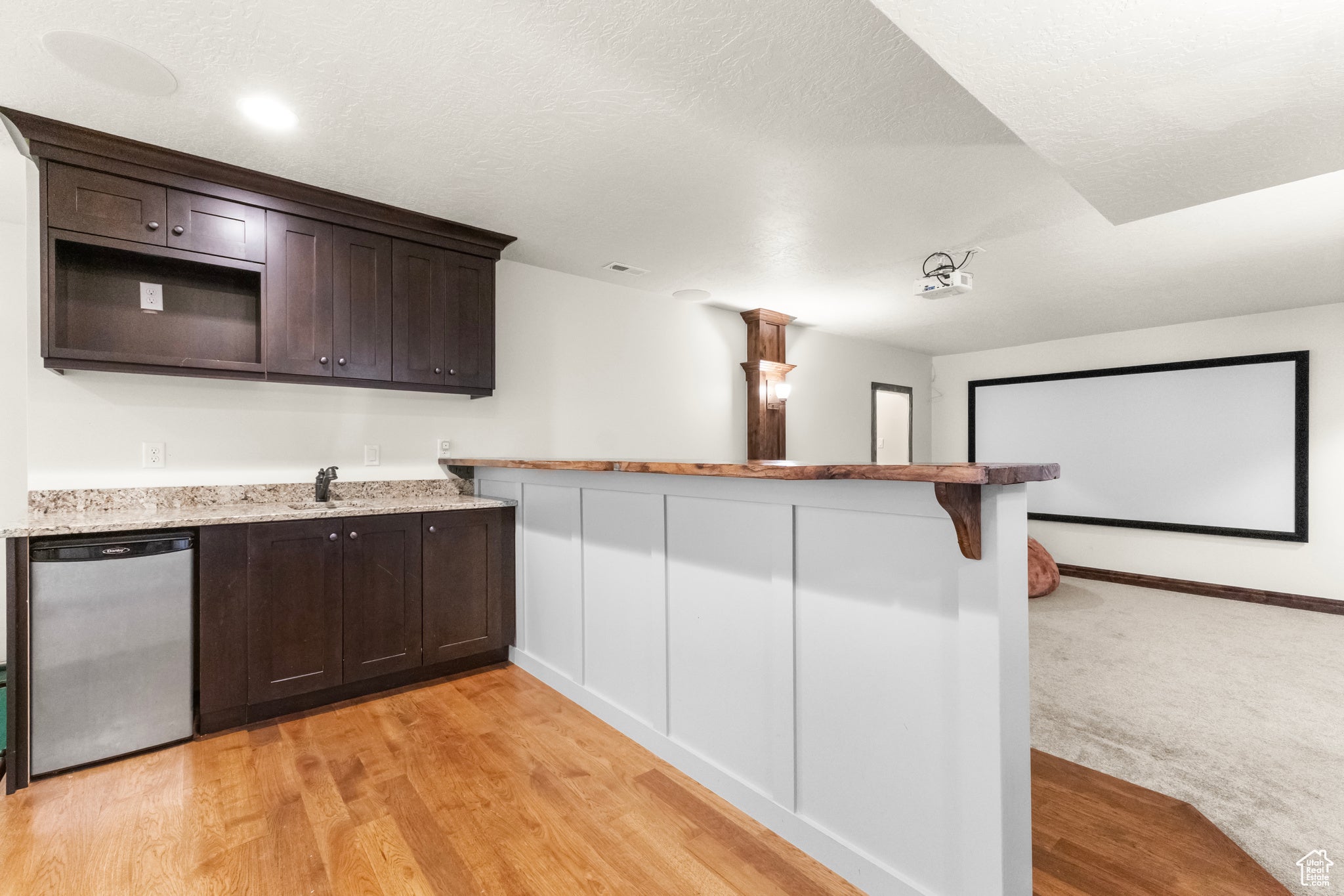 Farmington, Utah, 84025, United States, 6 Bedrooms Bedrooms, ,5 BathroomsBathrooms,Residential,Active,1853229