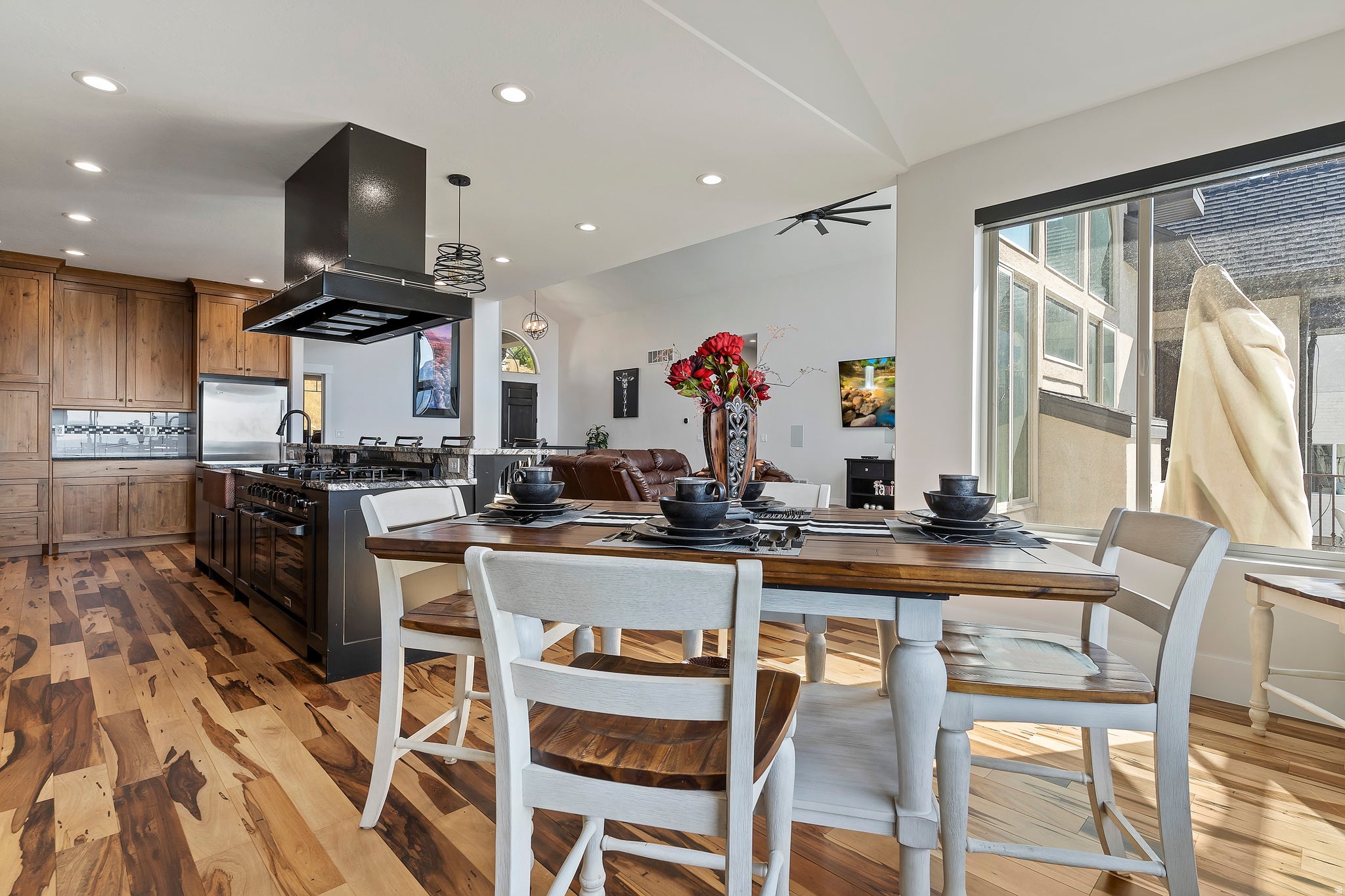 North Ogden, Utah, 84414, United States, 5 Bedrooms Bedrooms, ,5 BathroomsBathrooms,Residential,Active,1997557