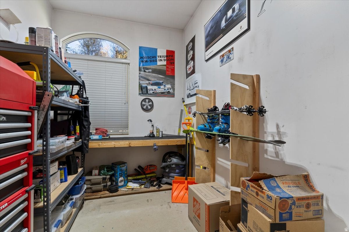 Mountain Green, Utah, 84050, United States, 5 Bedrooms Bedrooms, ,4 BathroomsBathrooms,Residential,Active,1972158