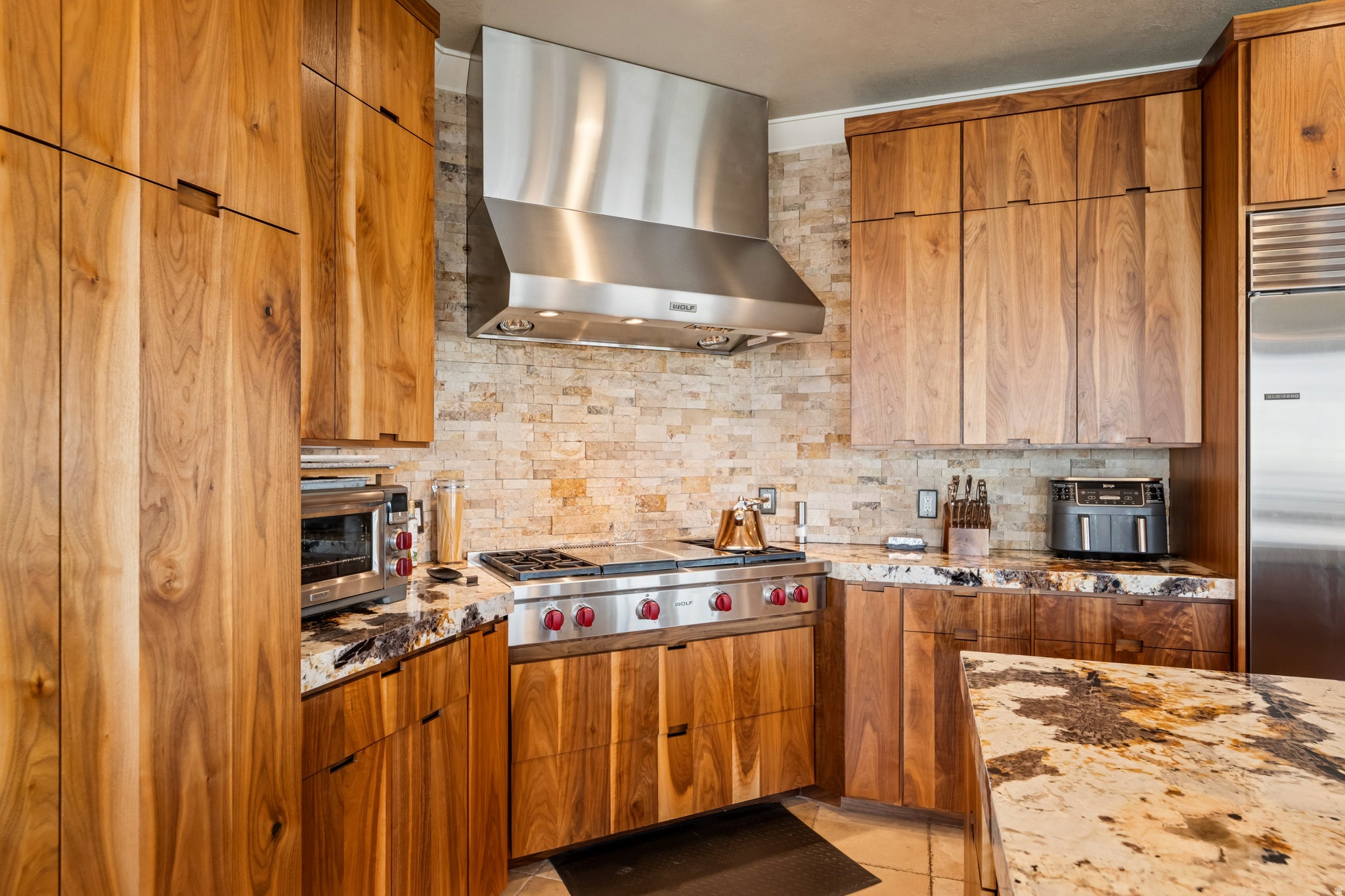 Salt Lake City, Utah, 84103, United States, 5 Bedrooms Bedrooms, ,4 BathroomsBathrooms,Residential,Active,2042745