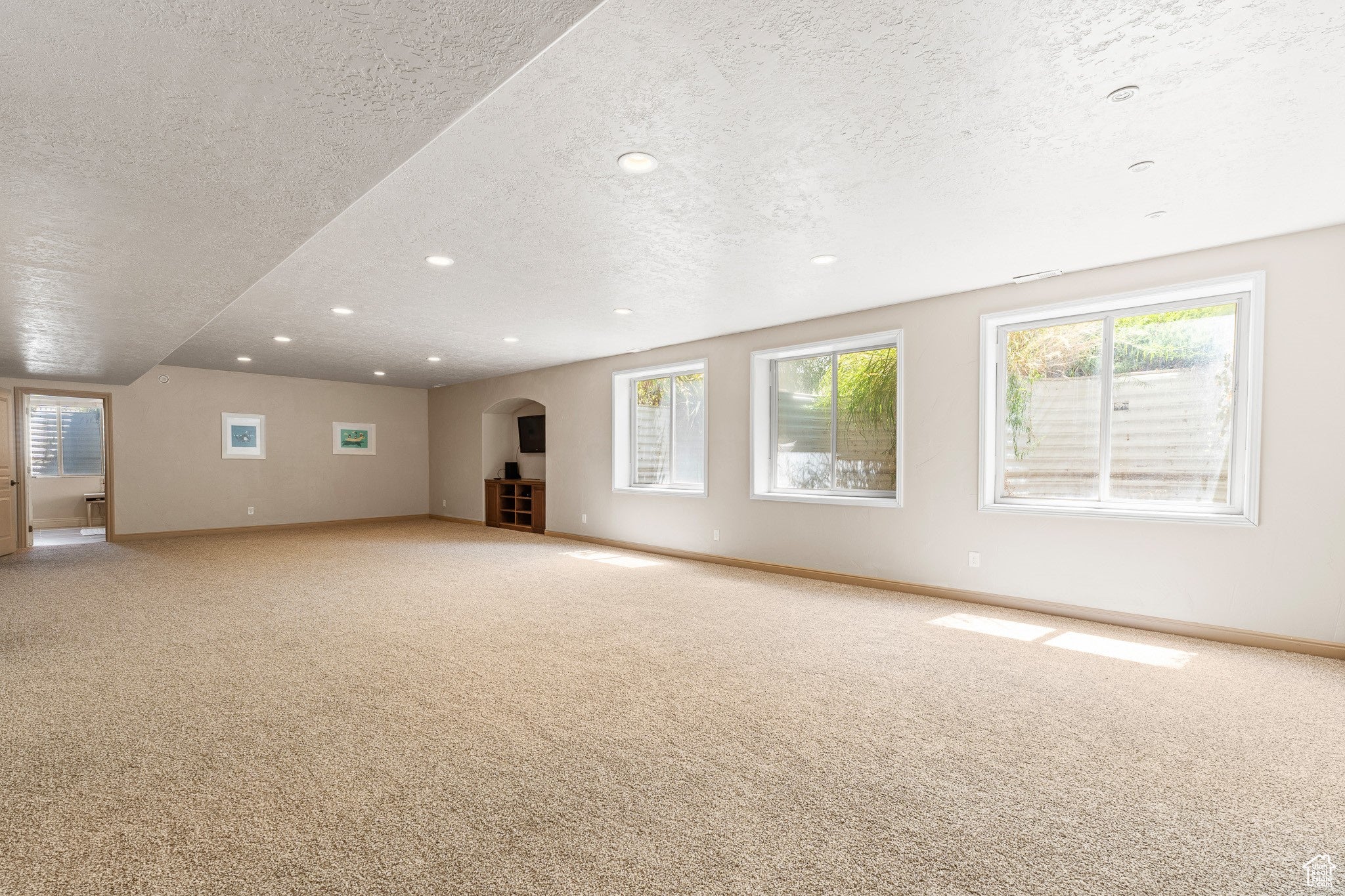 Kaysville, Utah, 84037, United States, 5 Bedrooms Bedrooms, ,4 BathroomsBathrooms,Residential,Active,1914936